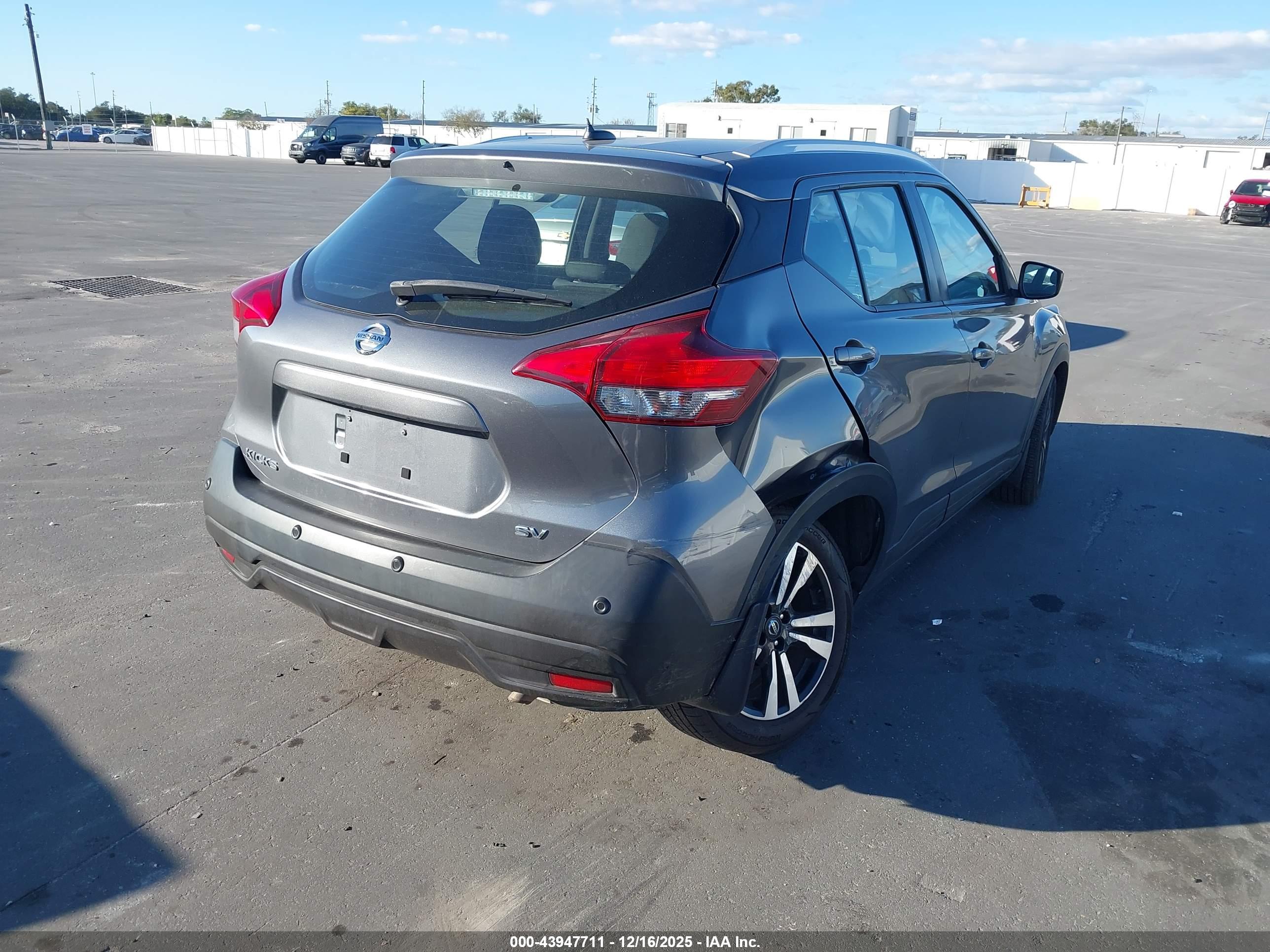 NISSAN KICKS image 4