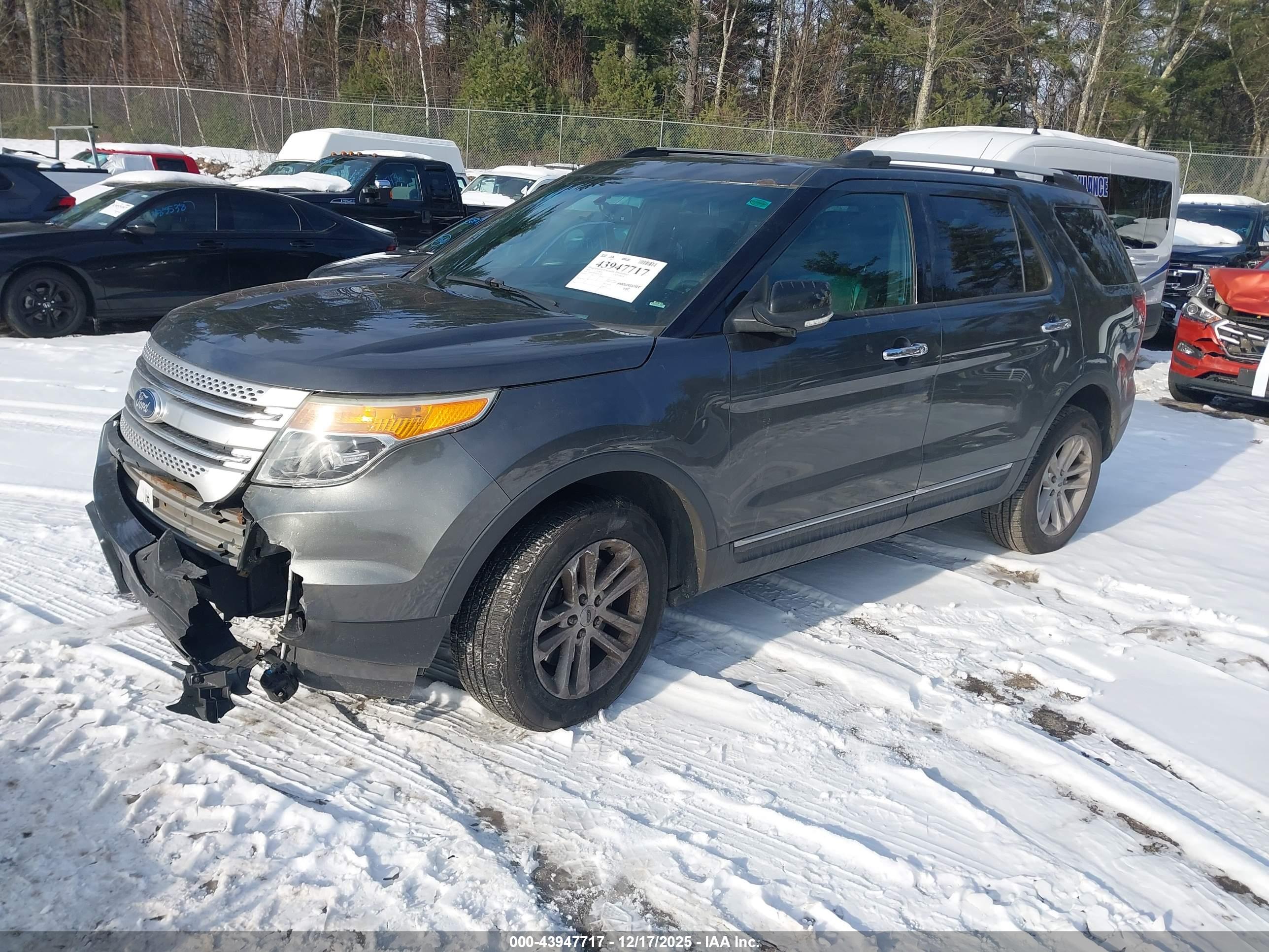 FORD EXPLORER image 2