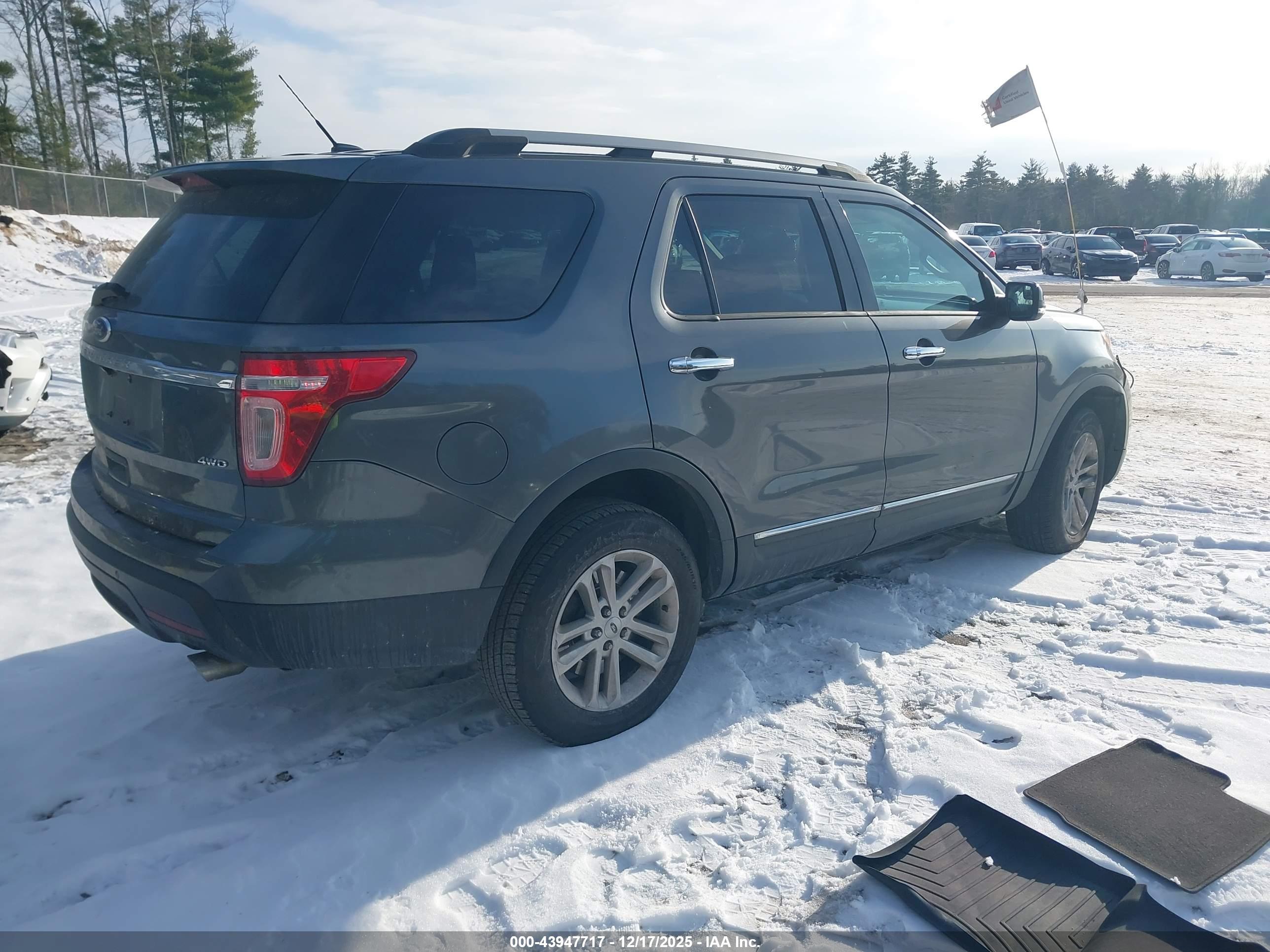 FORD EXPLORER image 4