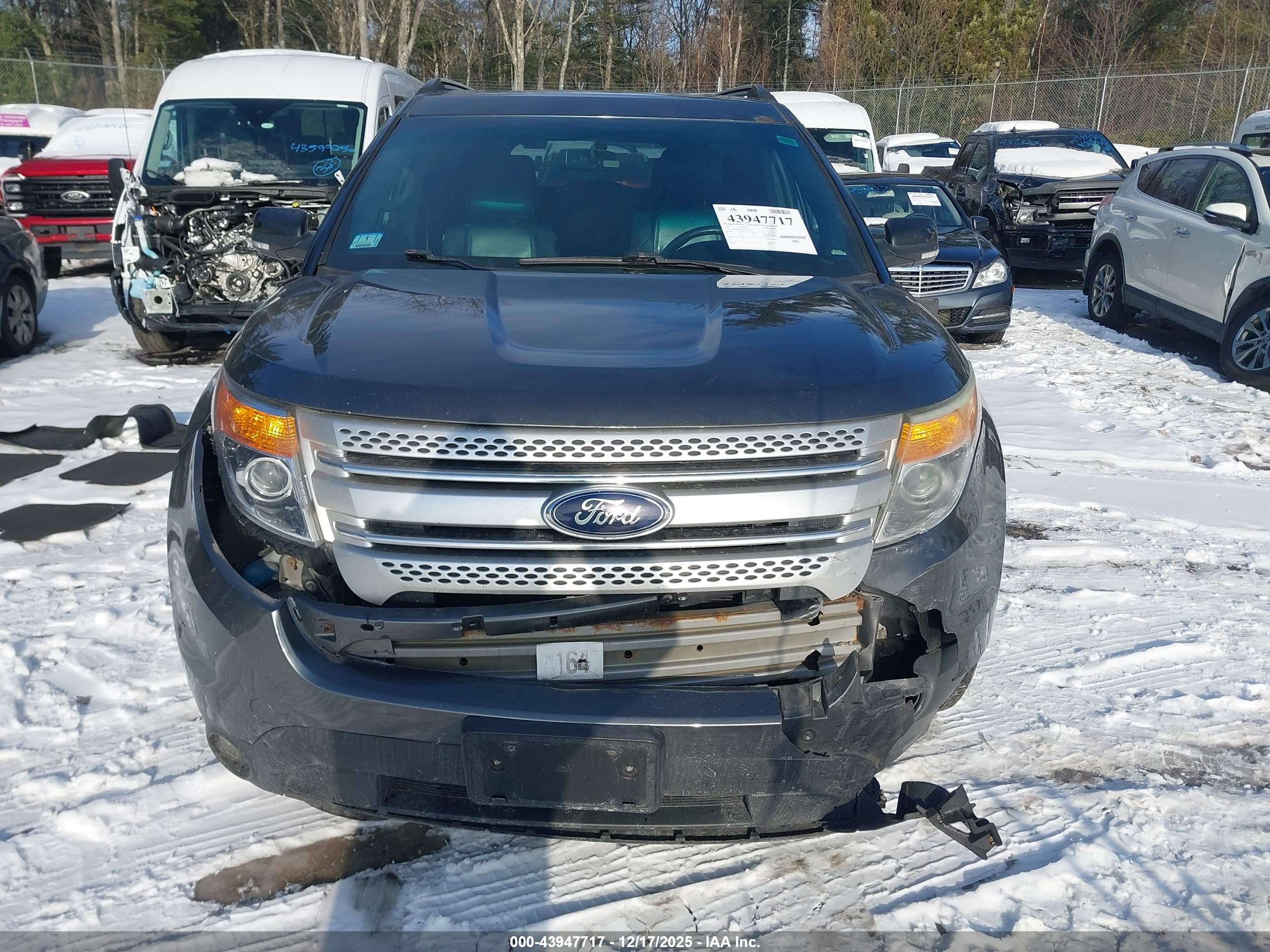 FORD EXPLORER image 6