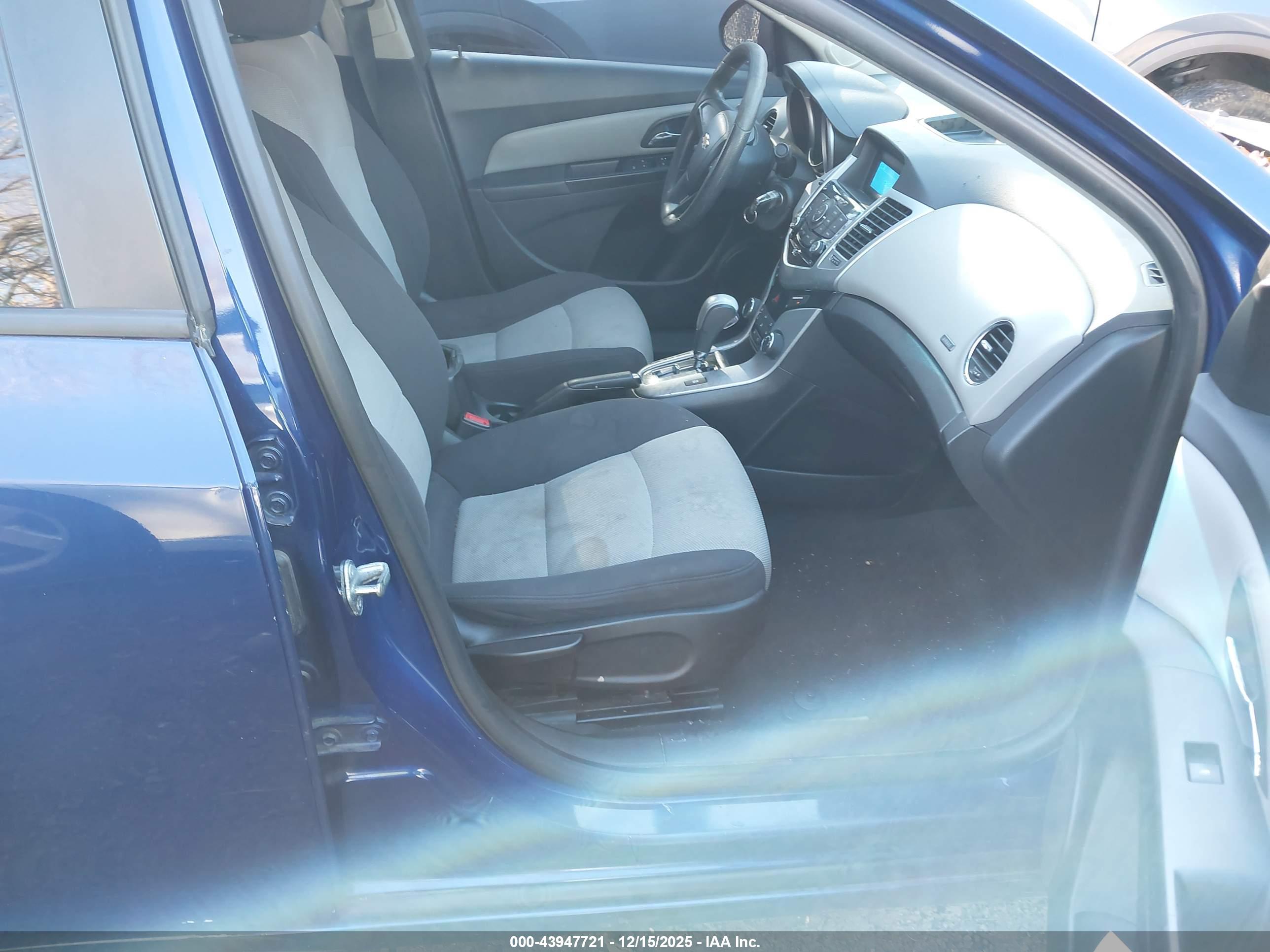 CHEVROLET CRUZE image 5