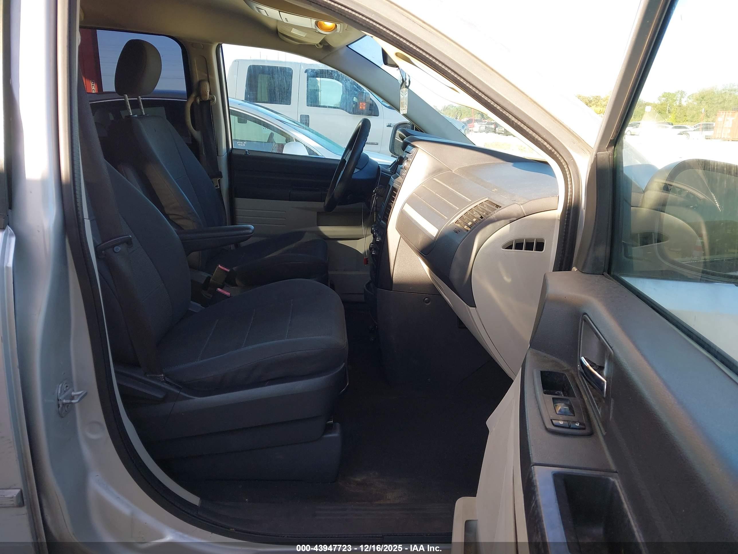 DODGE GRAND image 5