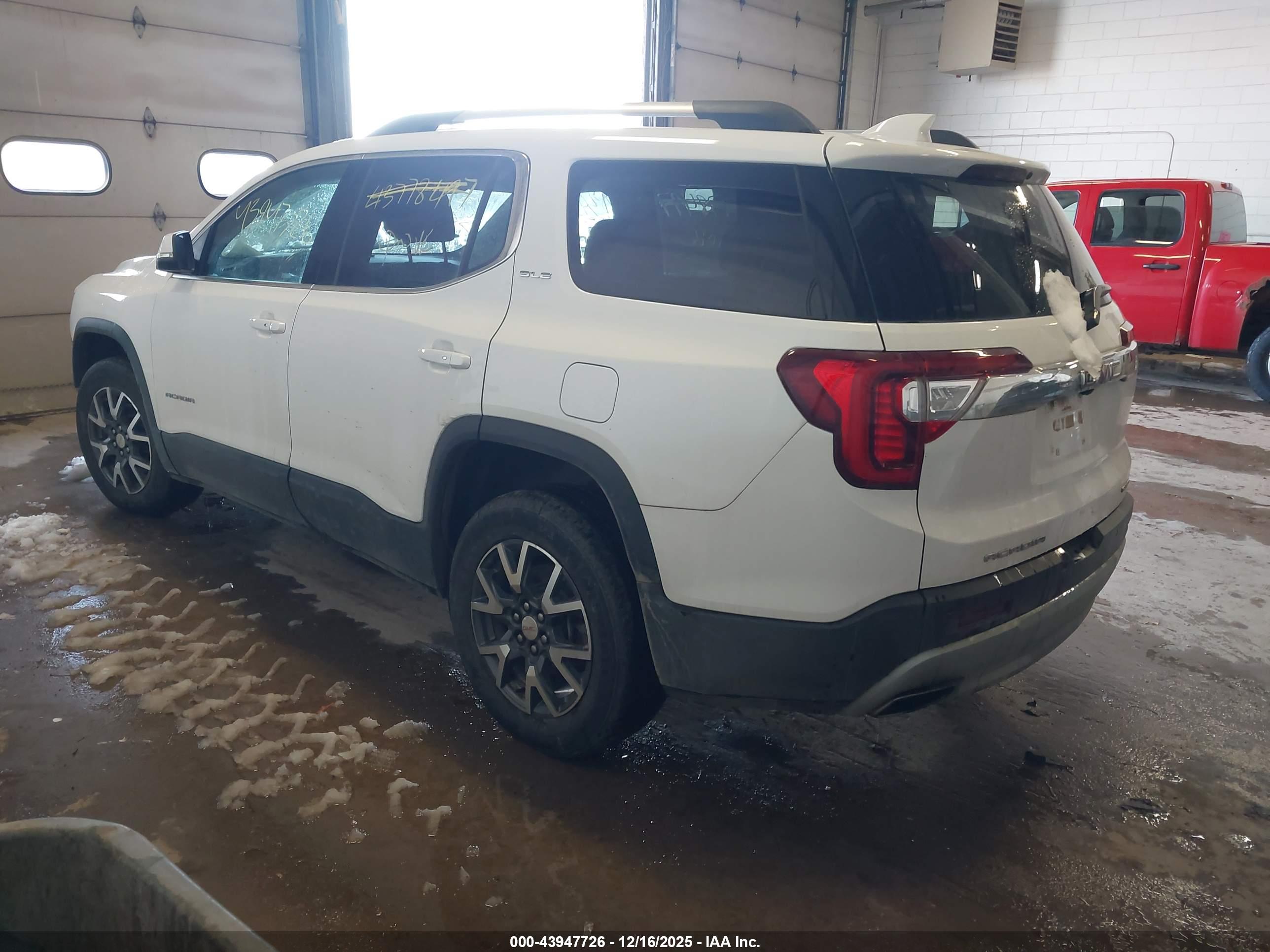 GMC ACADIA image 3