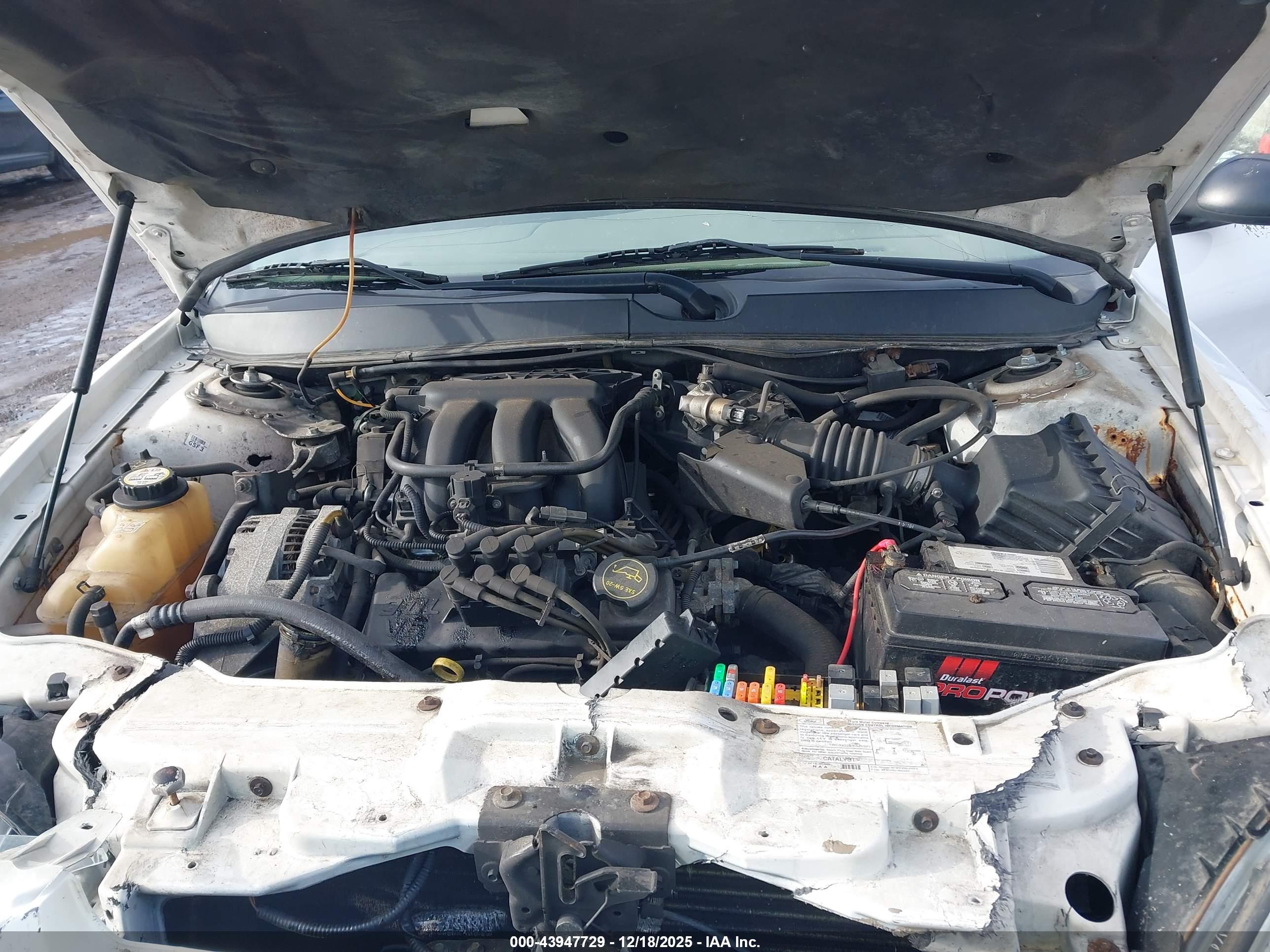 FORD TAURUS image 10