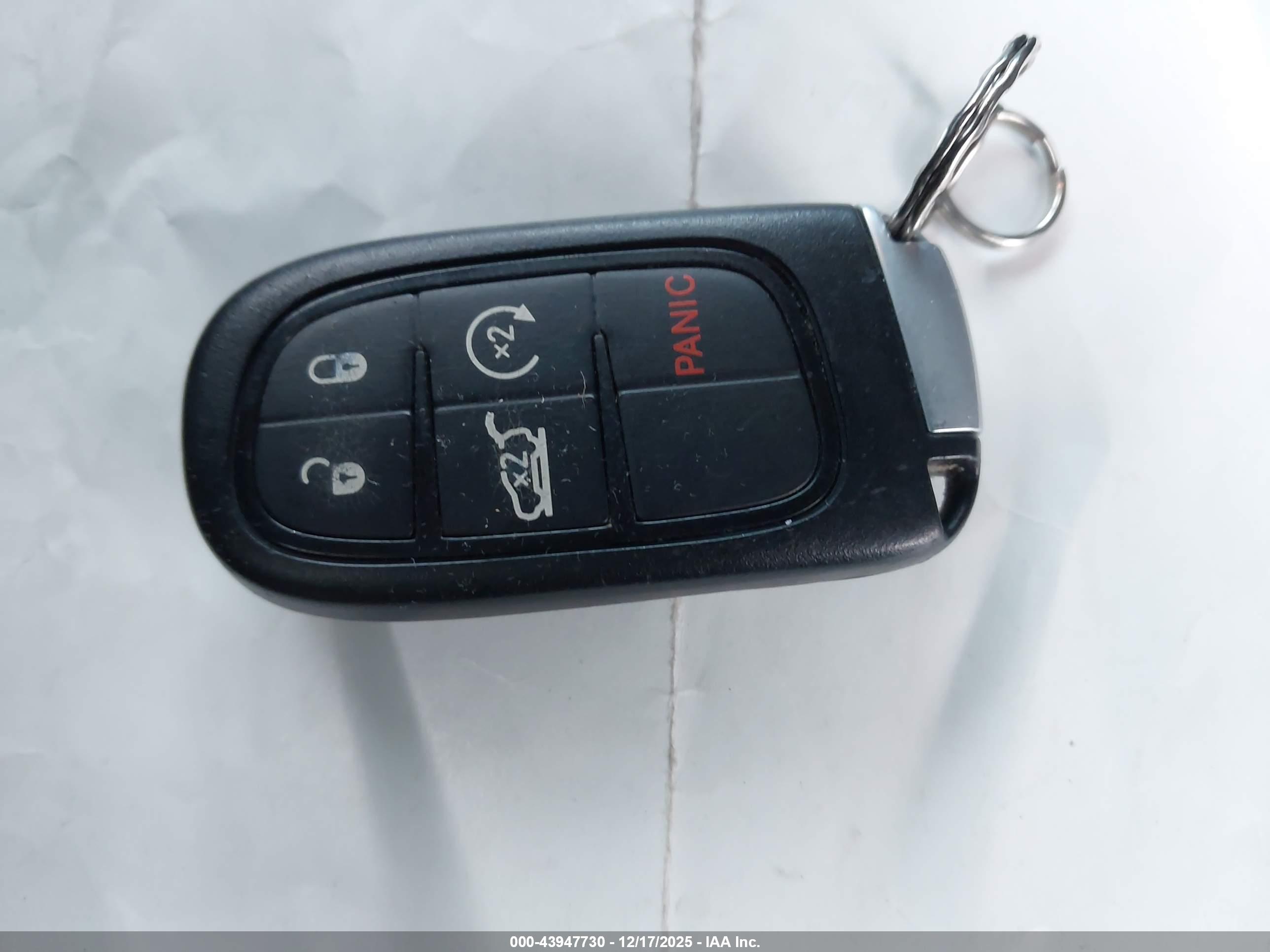 JEEP CHEROKEE image 11
