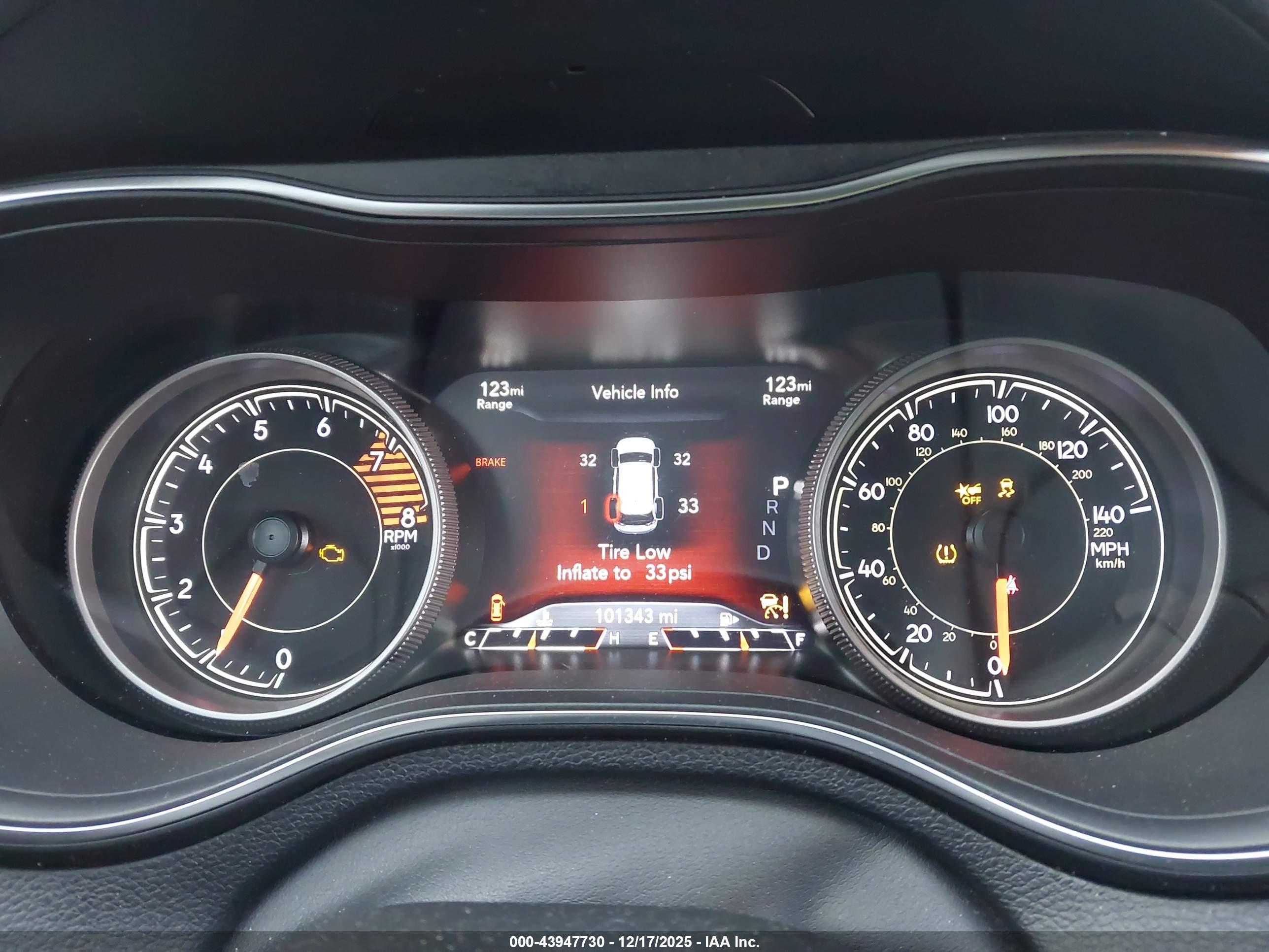 JEEP CHEROKEE image 7