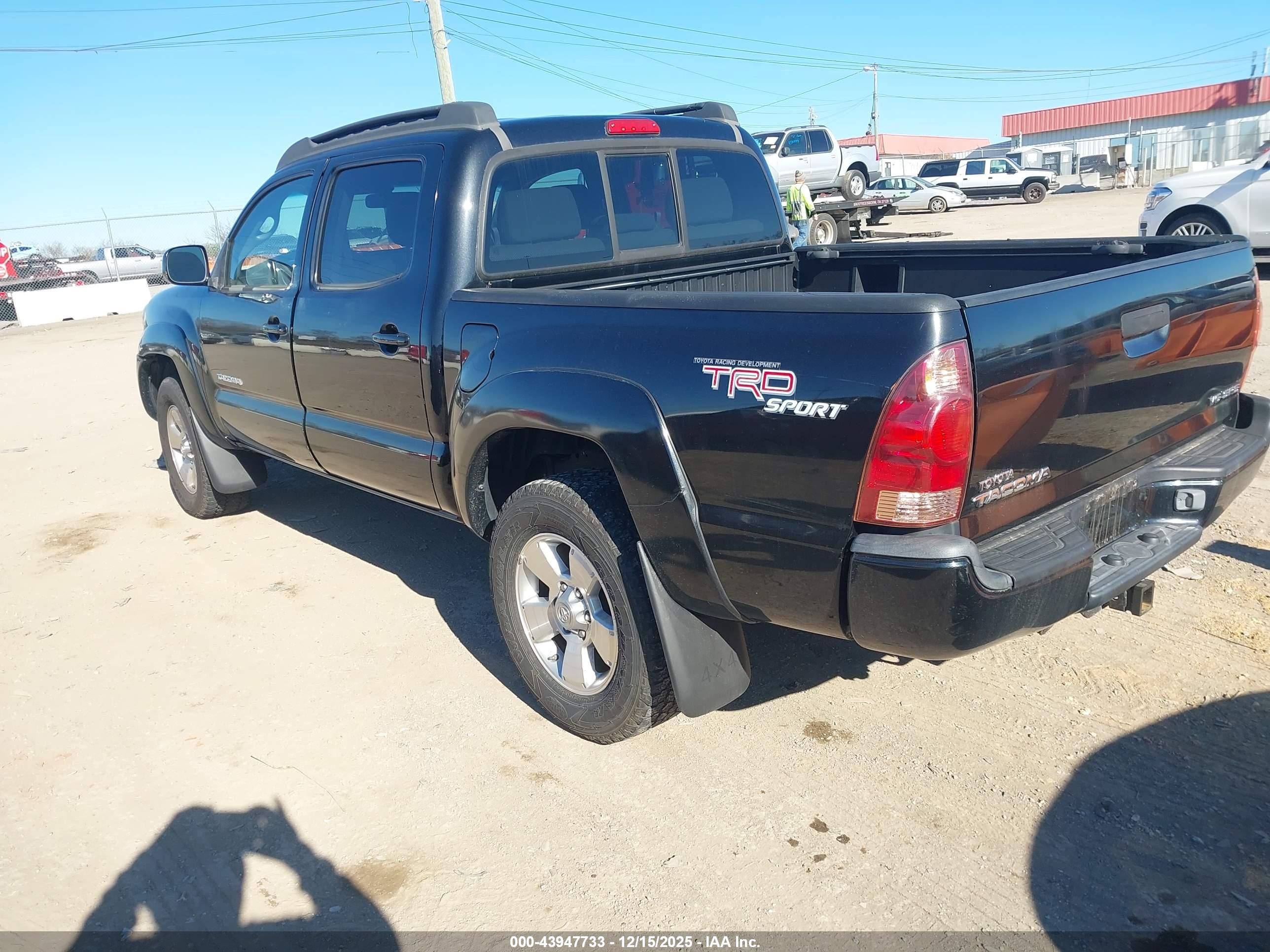 TOYOTA TACOMA image 3