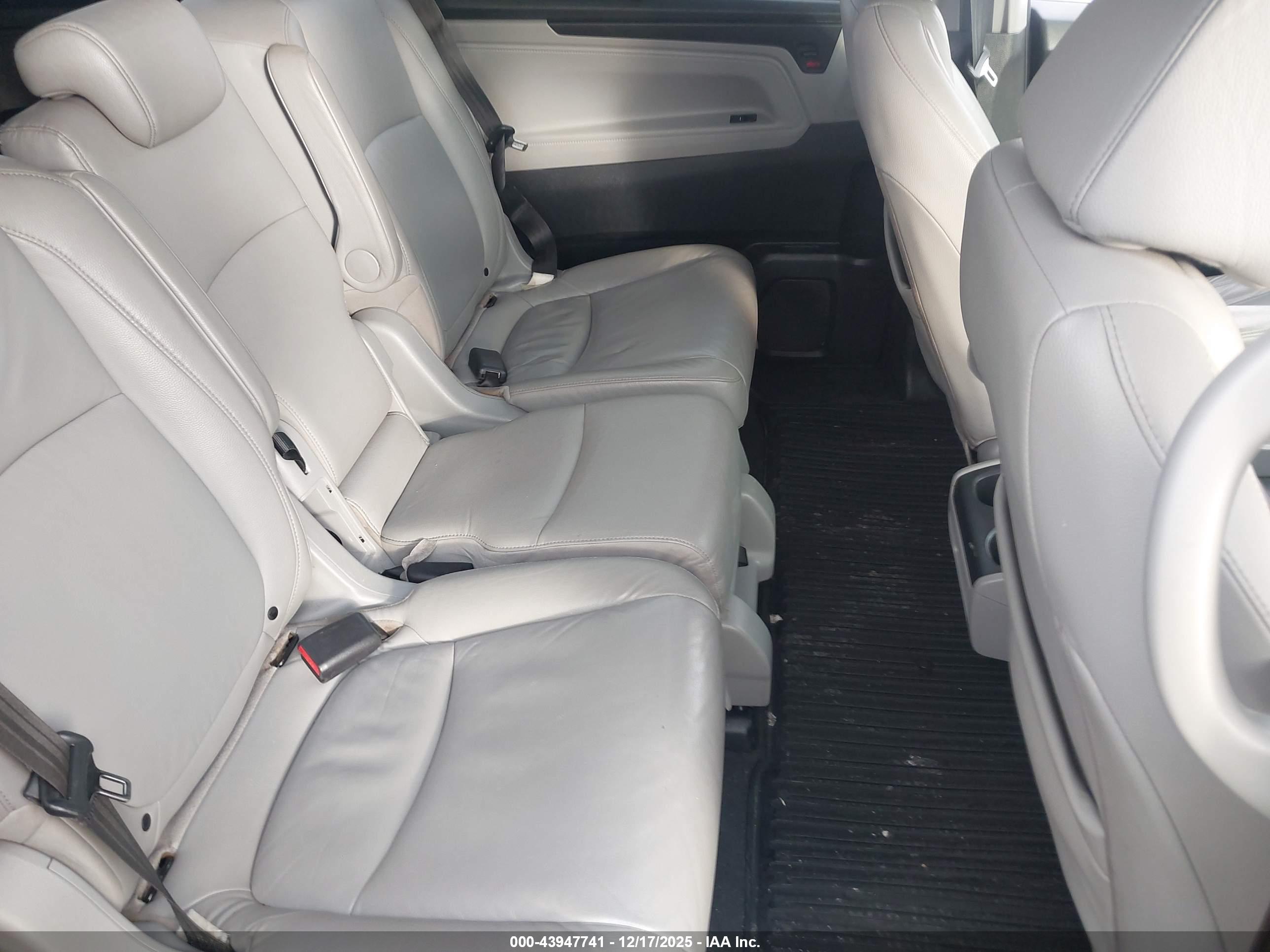 HONDA ODYSSEY image 8
