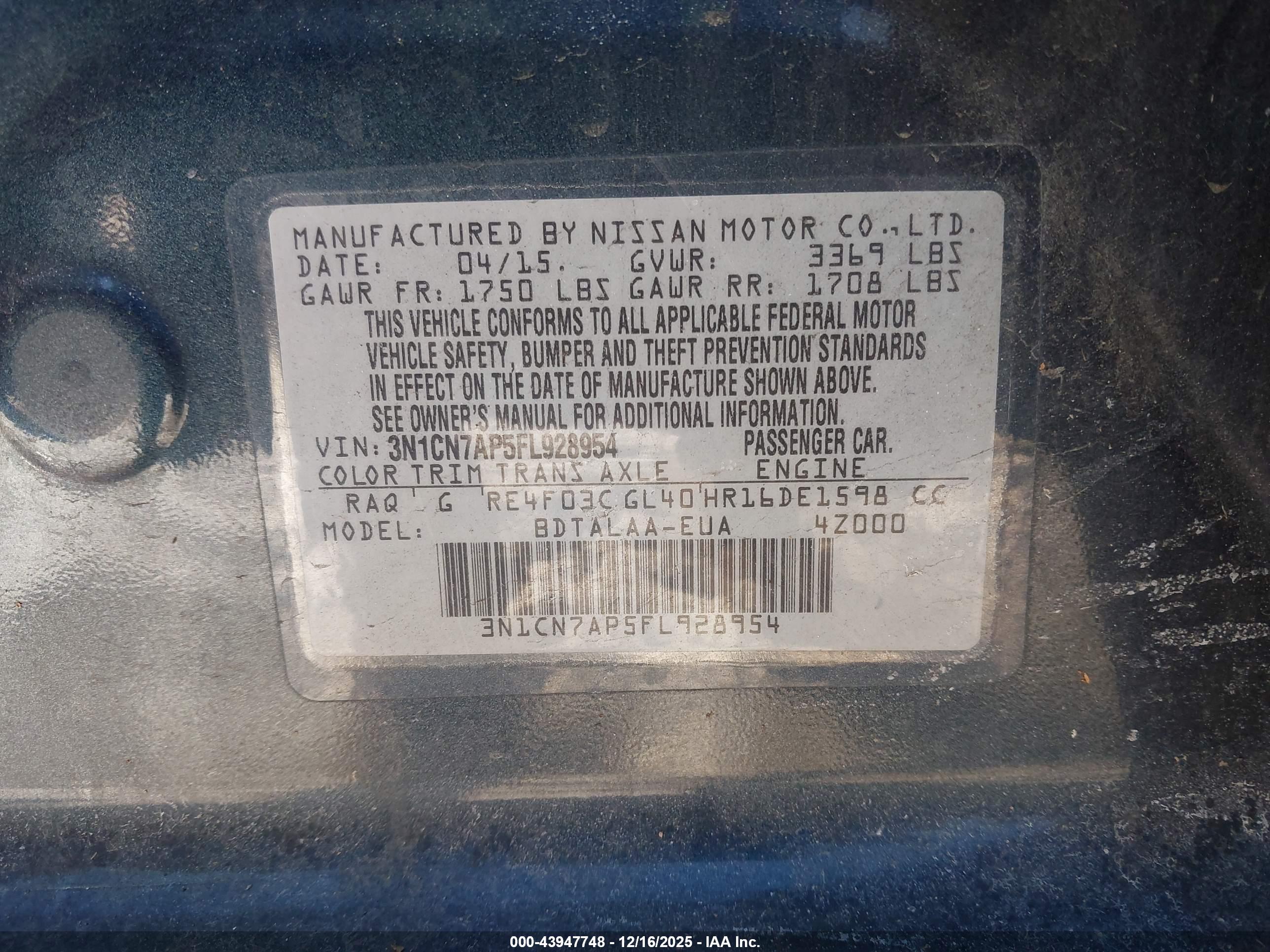 NISSAN VERSA image 9