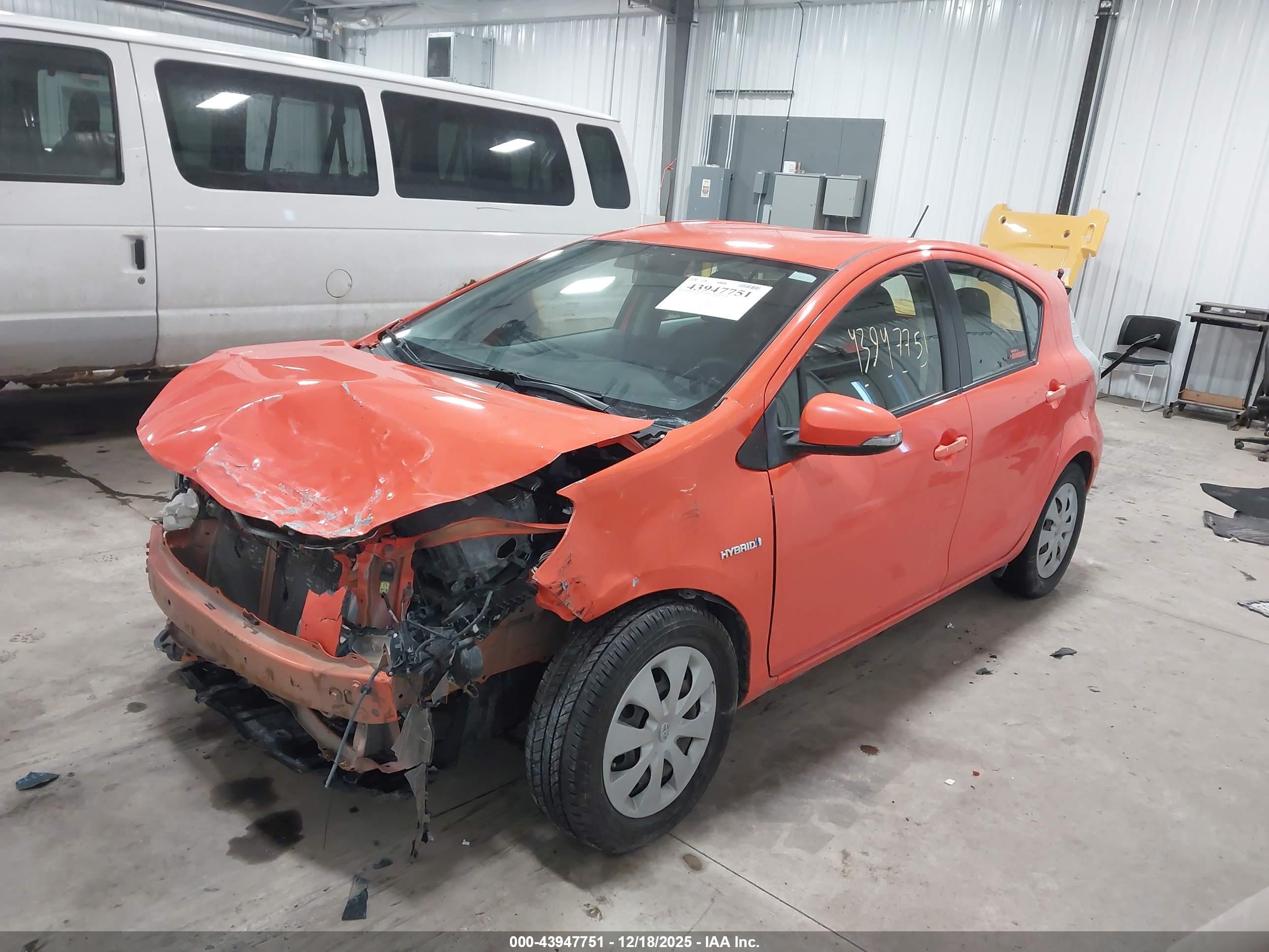 TOYOTA PRIUS image 2