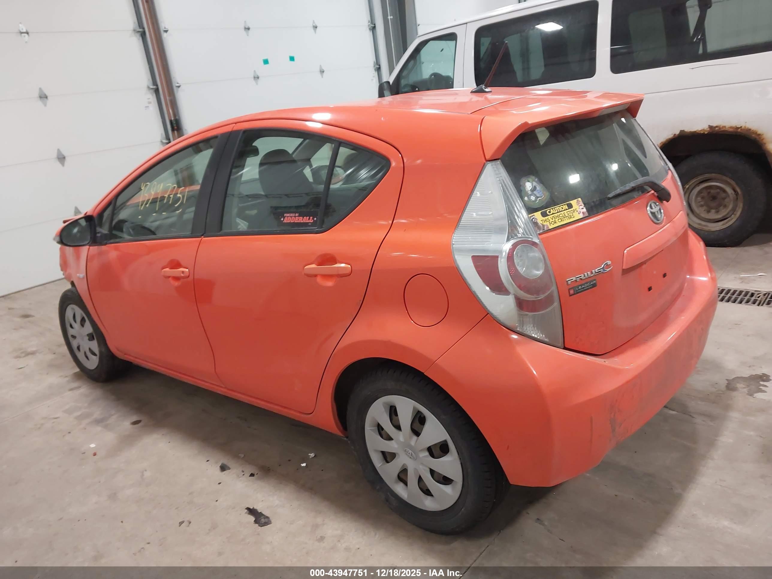 TOYOTA PRIUS image 3