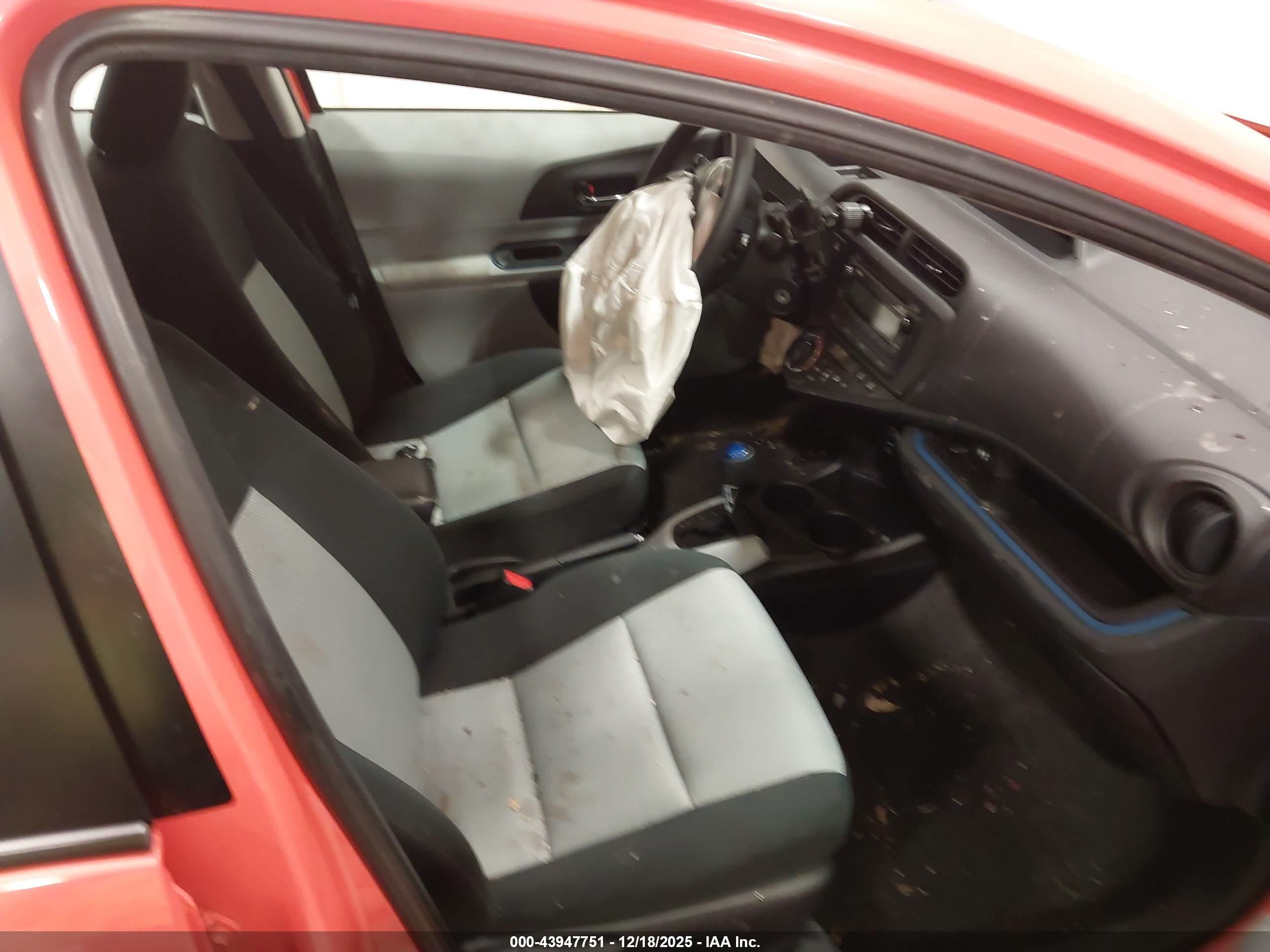 TOYOTA PRIUS image 5