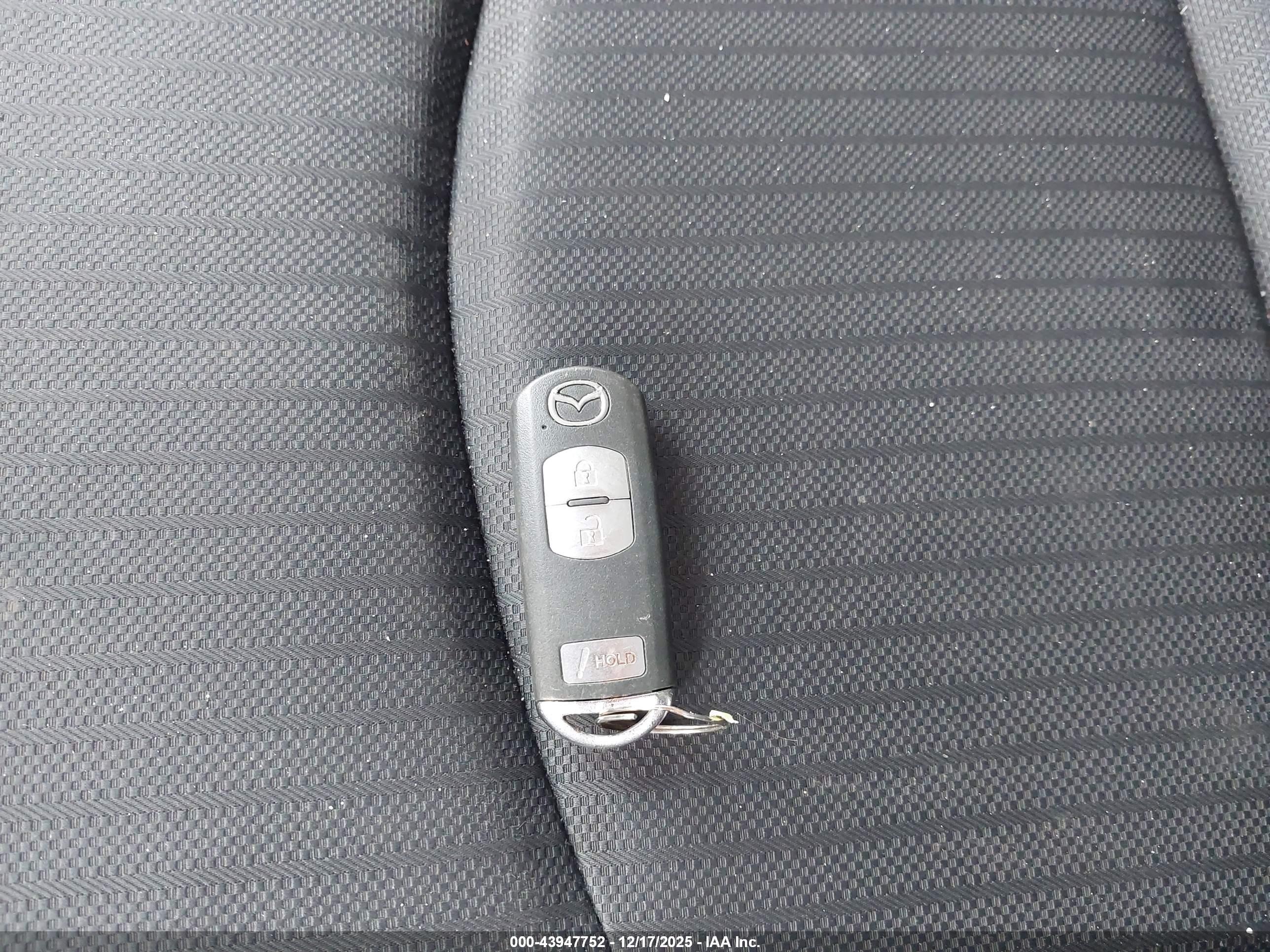 MAZDA MAZDA3 image 11