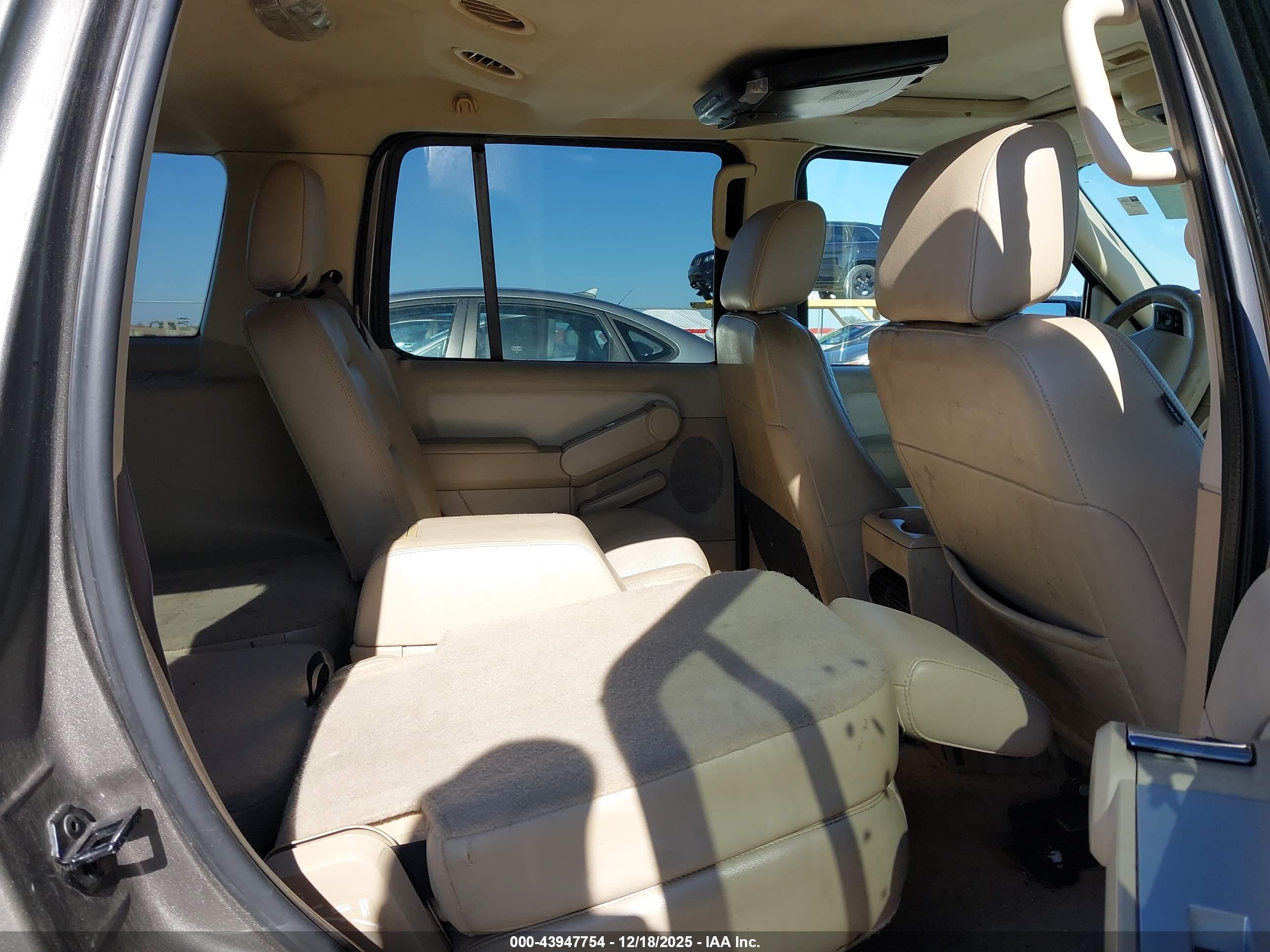 MERCURY MOUNTAINEER image 8