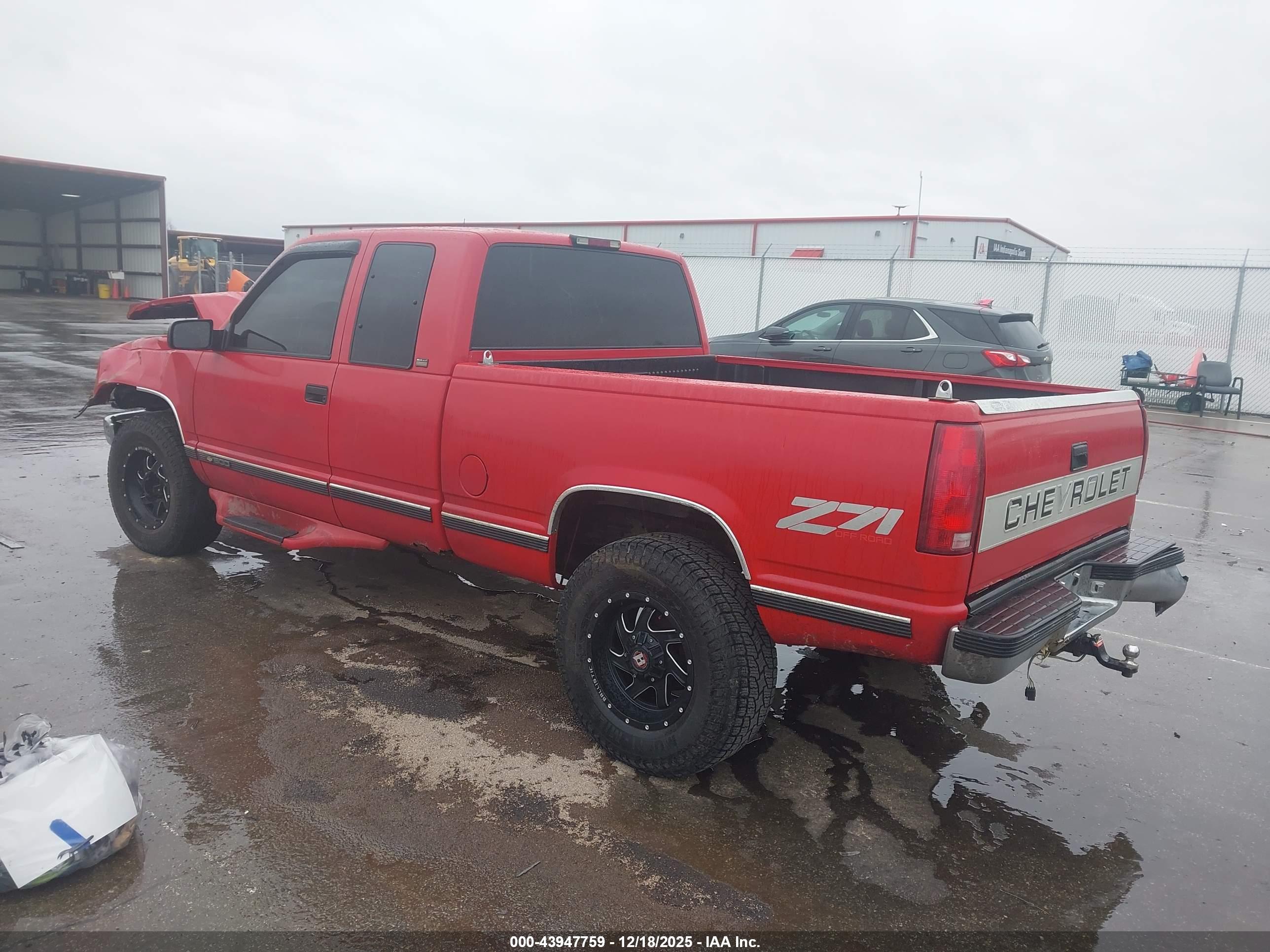 CHEVROLET GMT-400 image 3