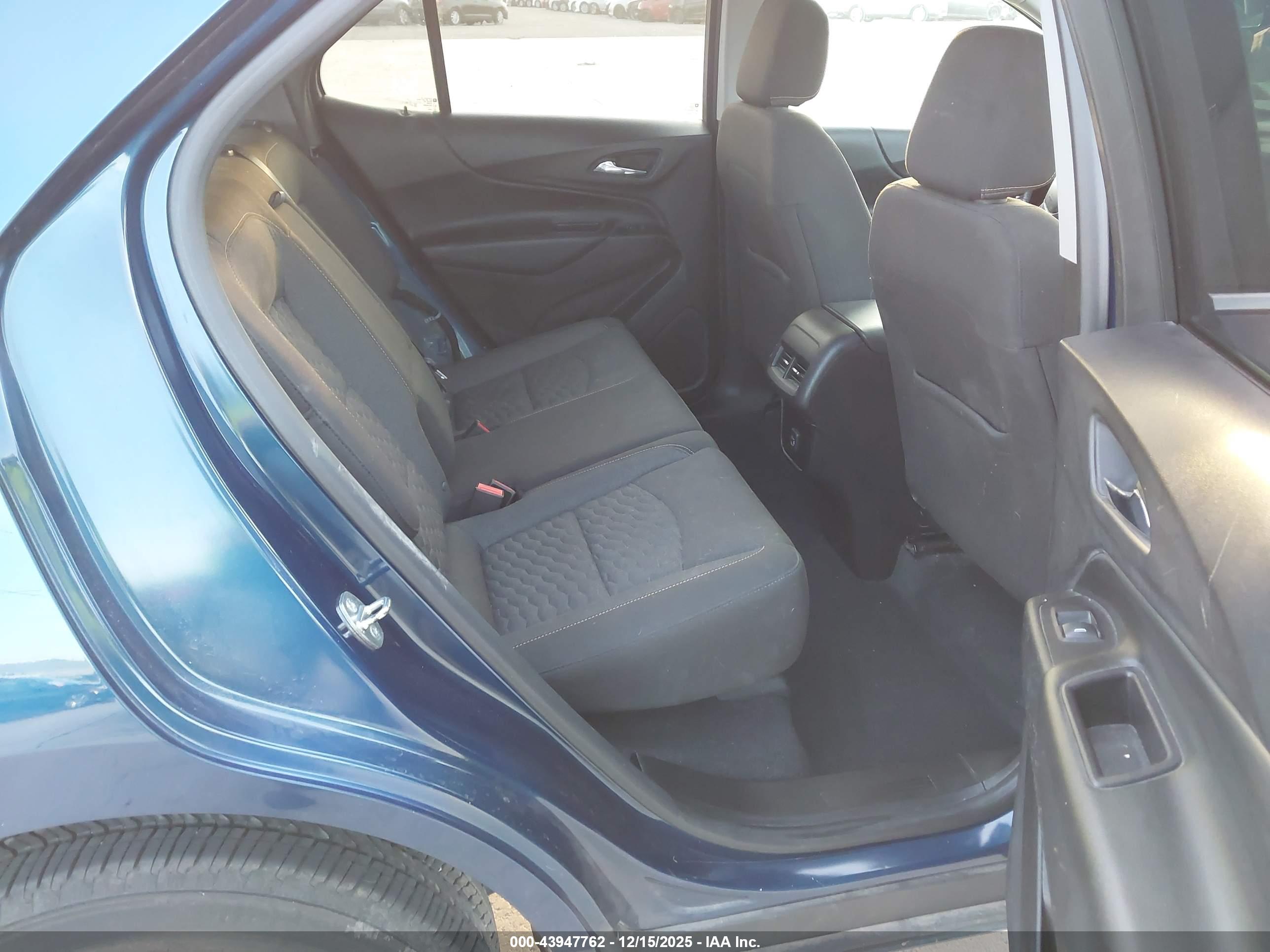 CHEVROLET EQUINOX image 8