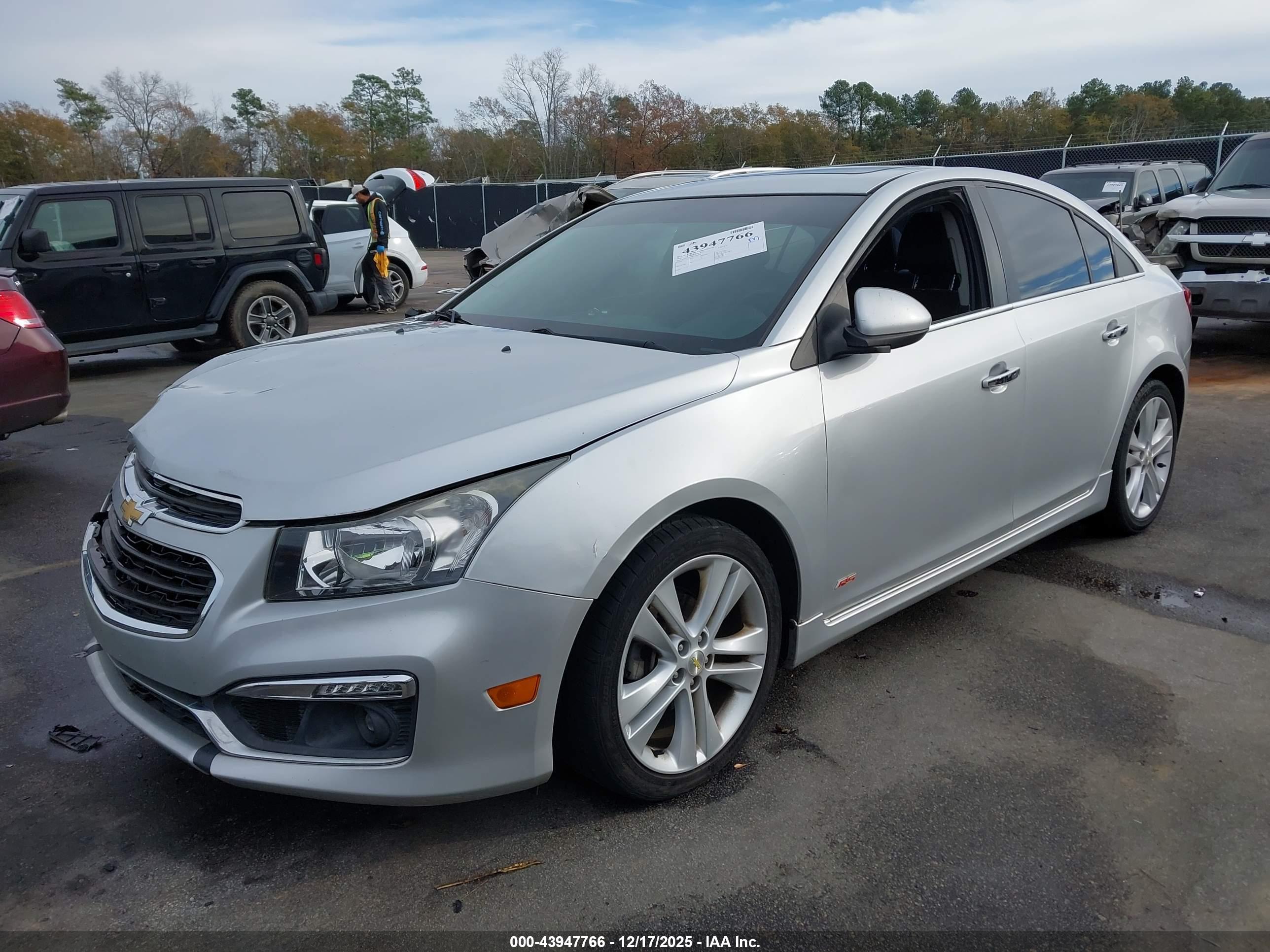 CHEVROLET CRUZE image 2