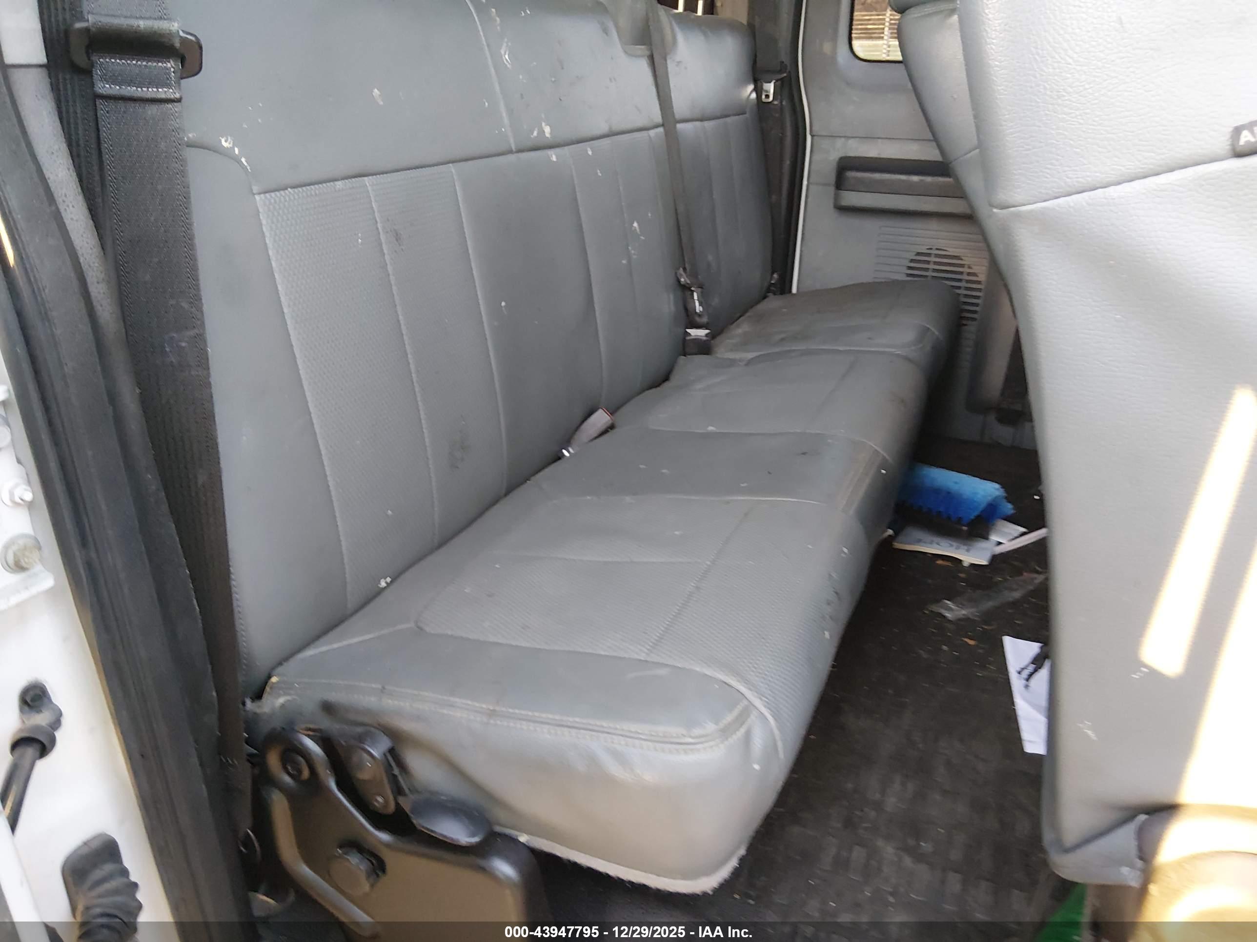 FORD F-250 image 8