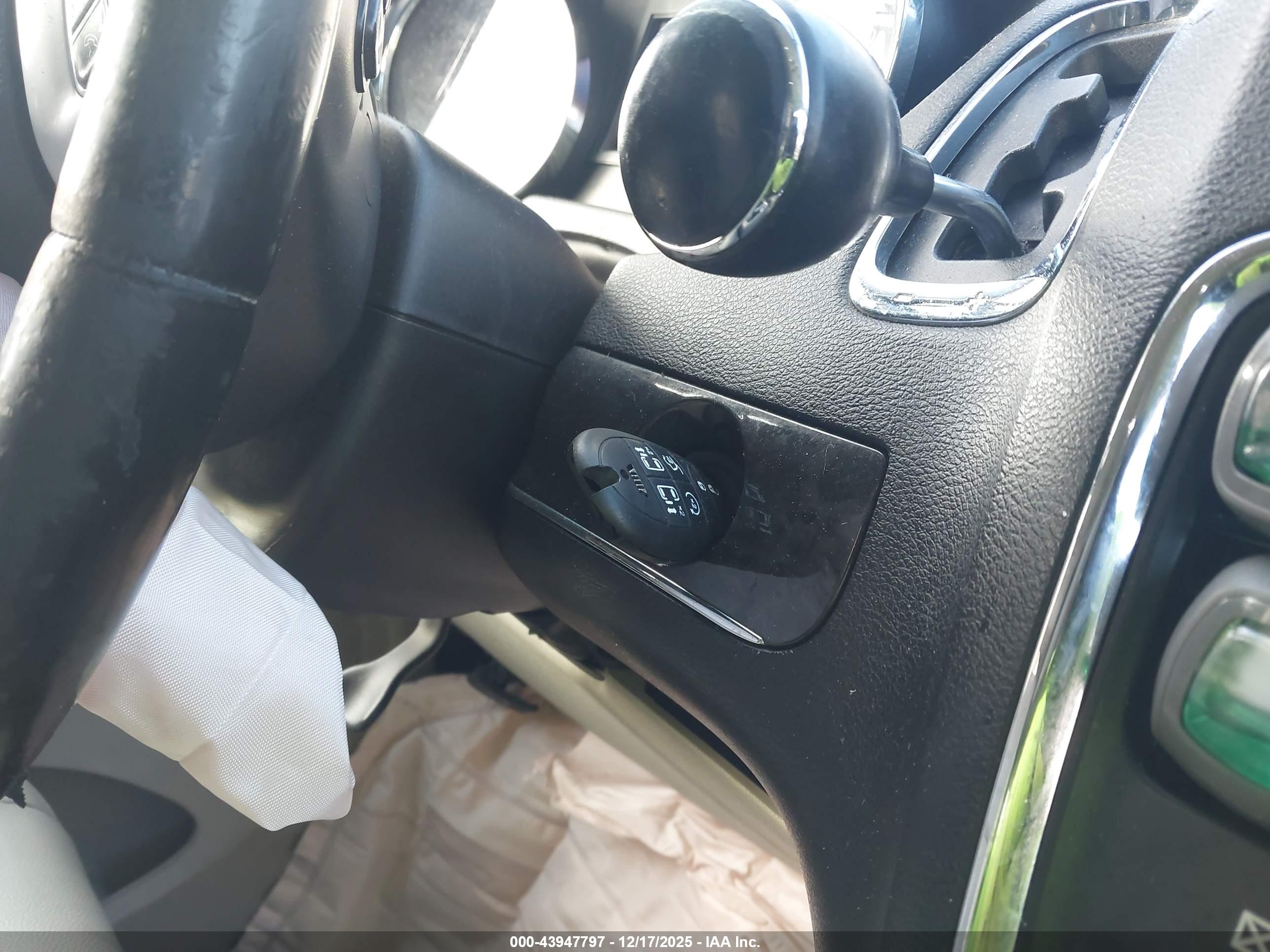CHRYSLER TOWN image 11