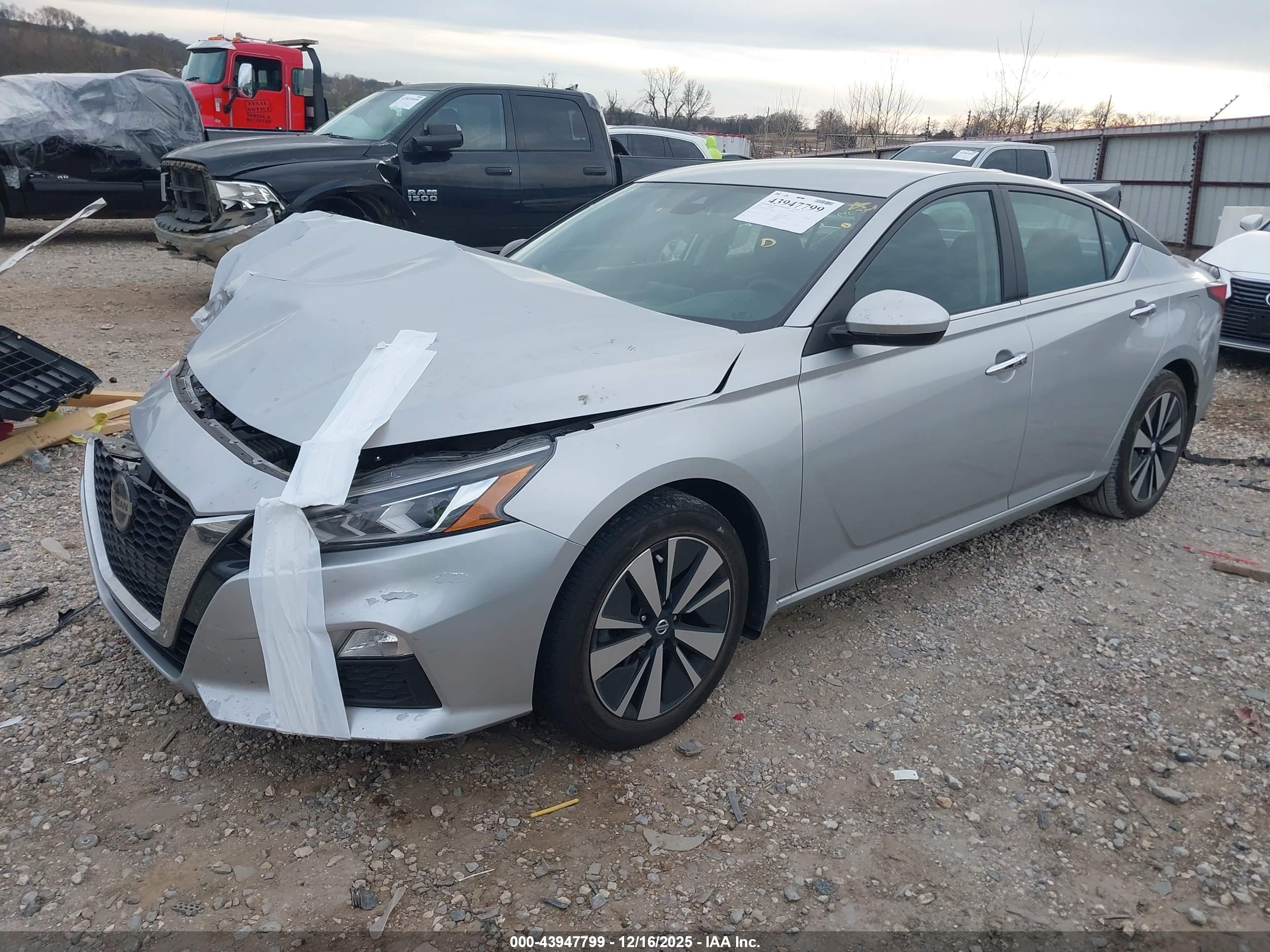 NISSAN ALTIMA image 2