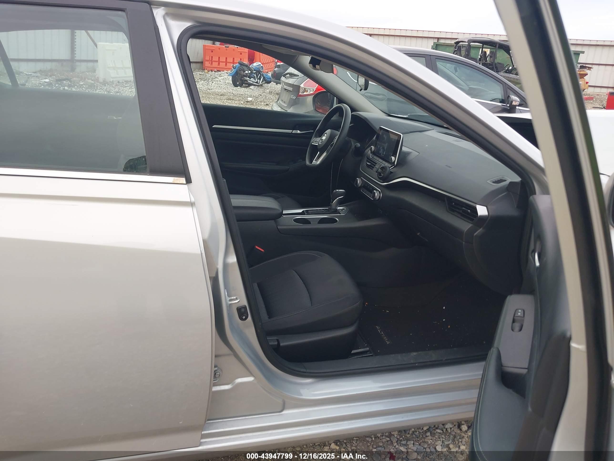 NISSAN ALTIMA image 5