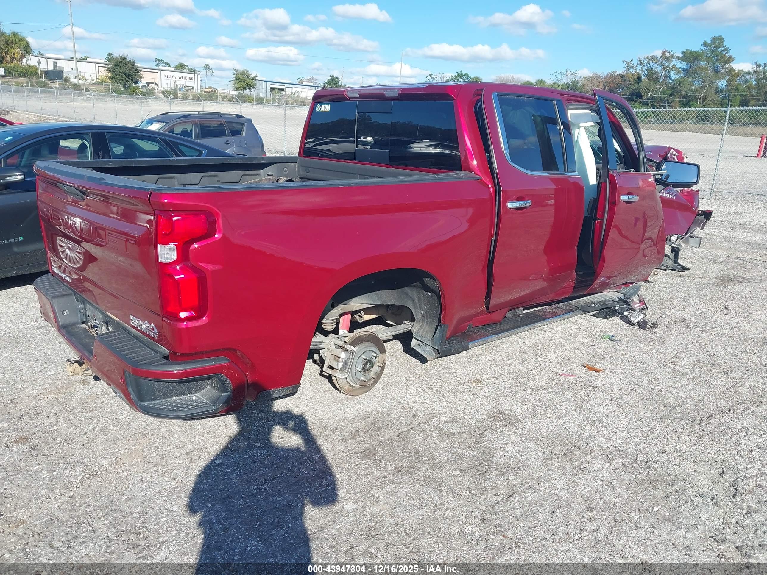 CHEVROLET SILVERADO image 4