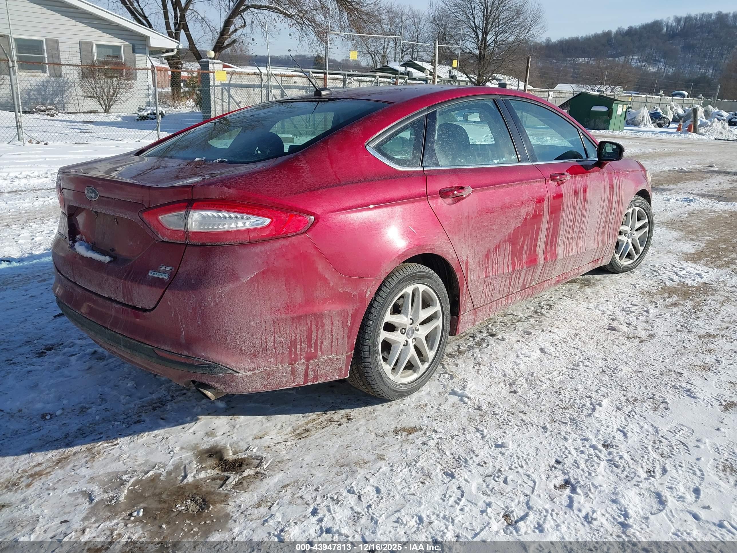 FORD FUSION image 4