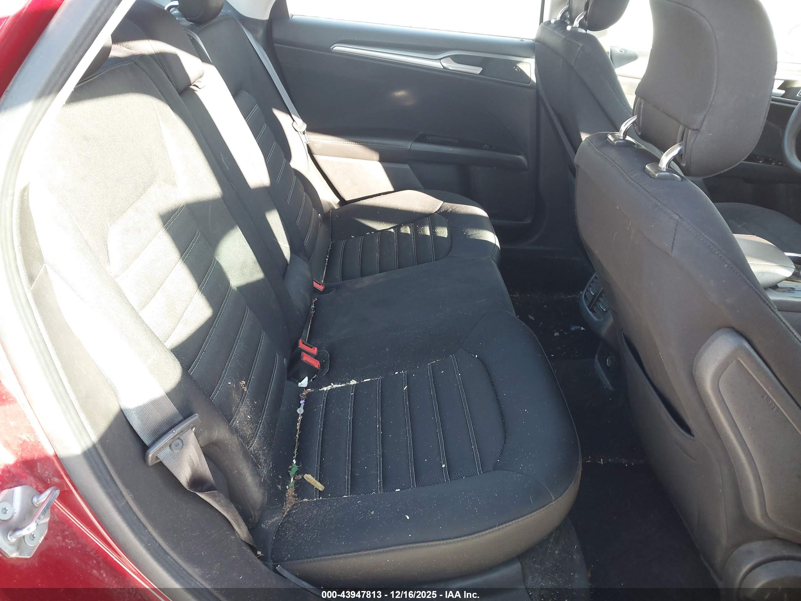 FORD FUSION image 8