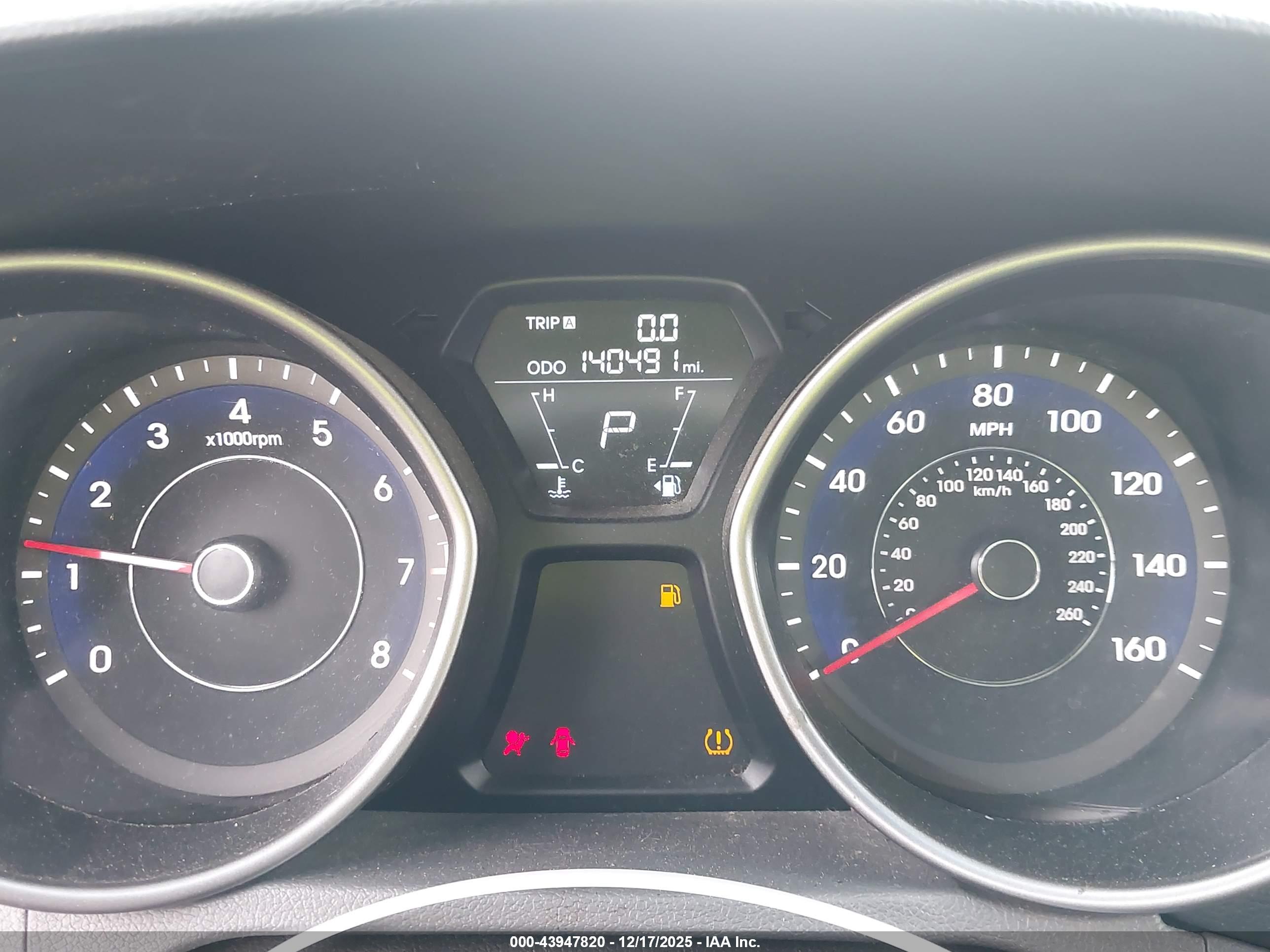 HYUNDAI ELANTRA image 7