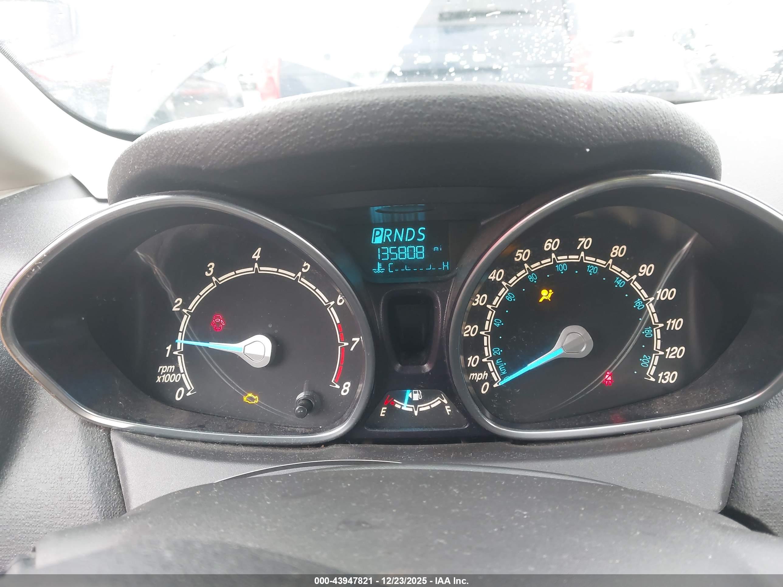 FORD FIESTA image 7