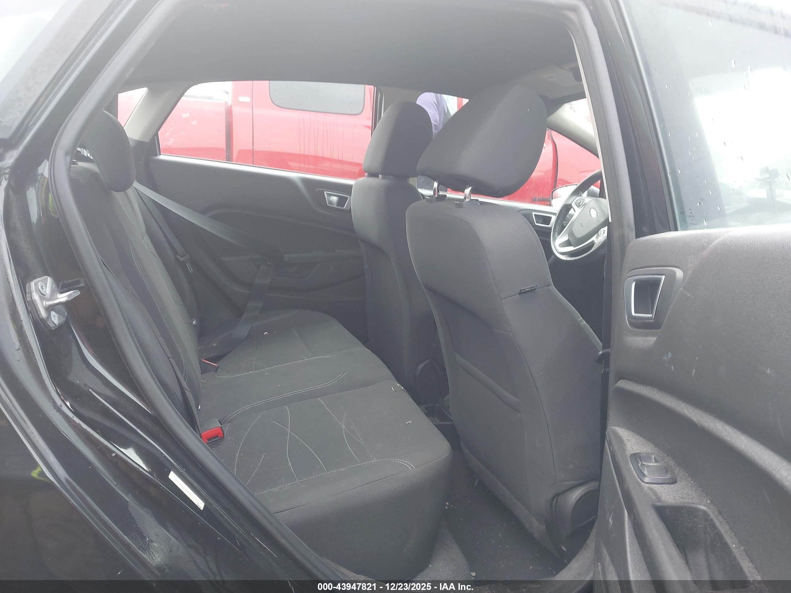 FORD FIESTA image 8