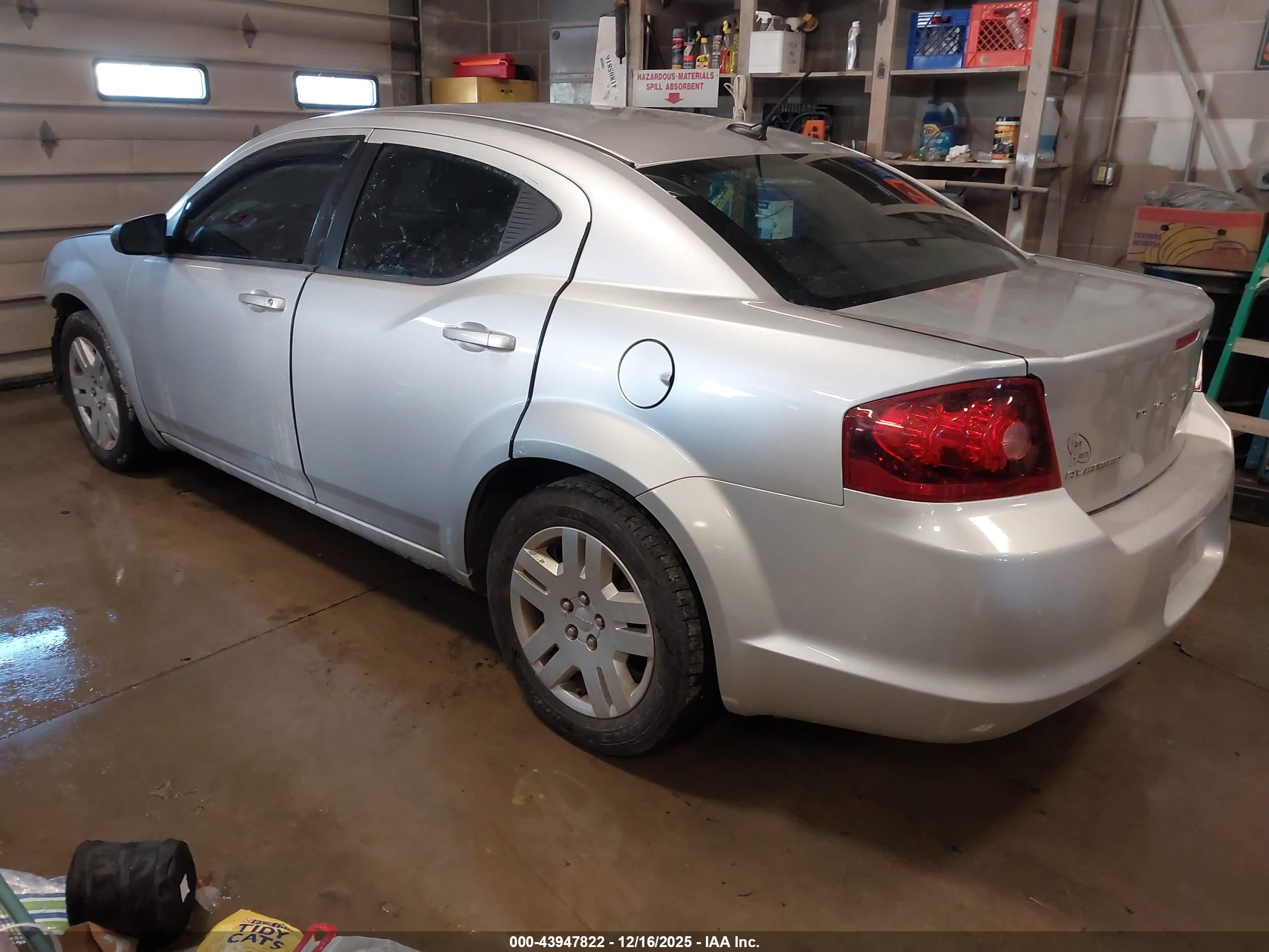 DODGE AVENGER image 3