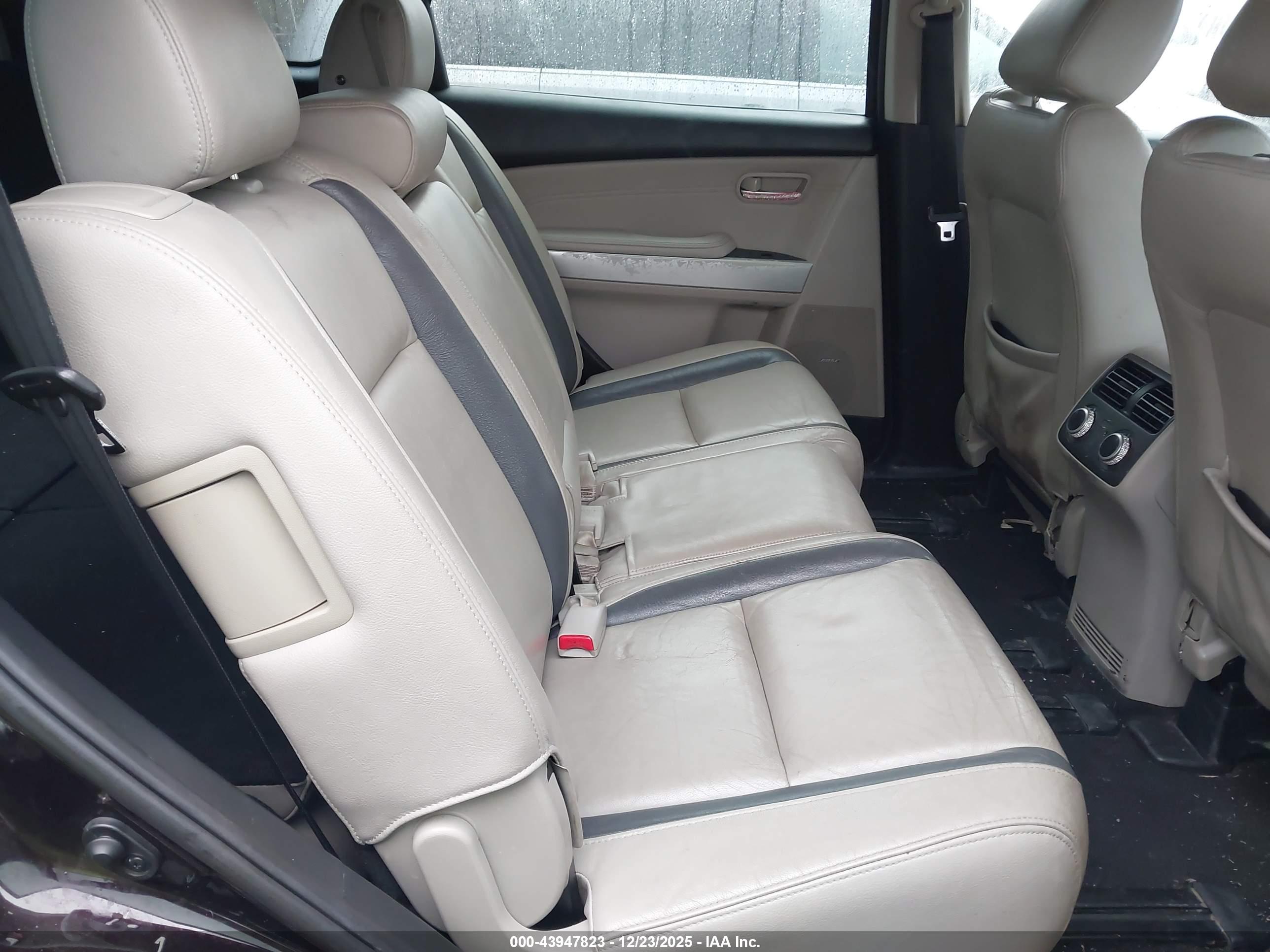 MAZDA CX-9 image 8
