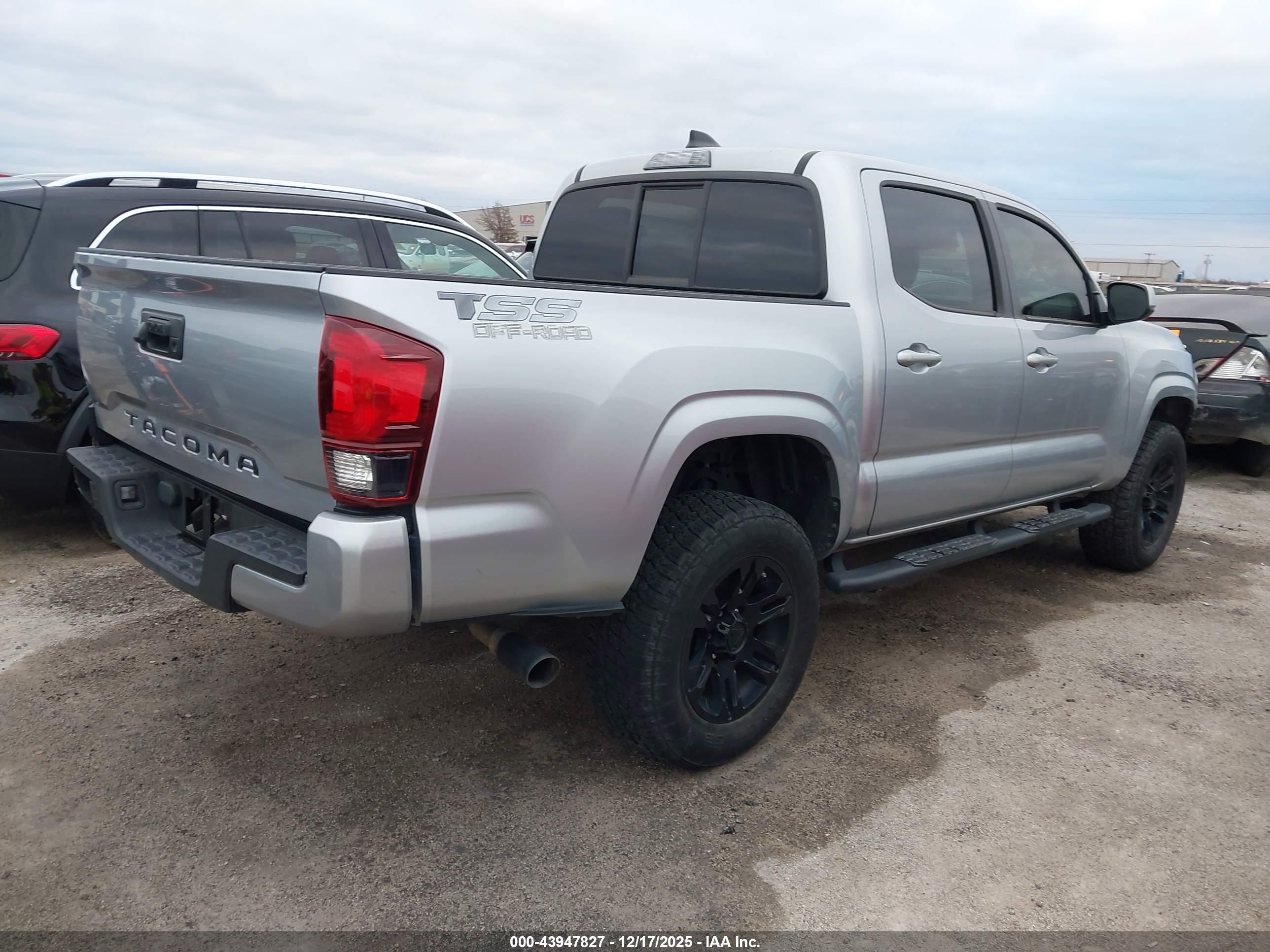 TOYOTA TACOMA image 4