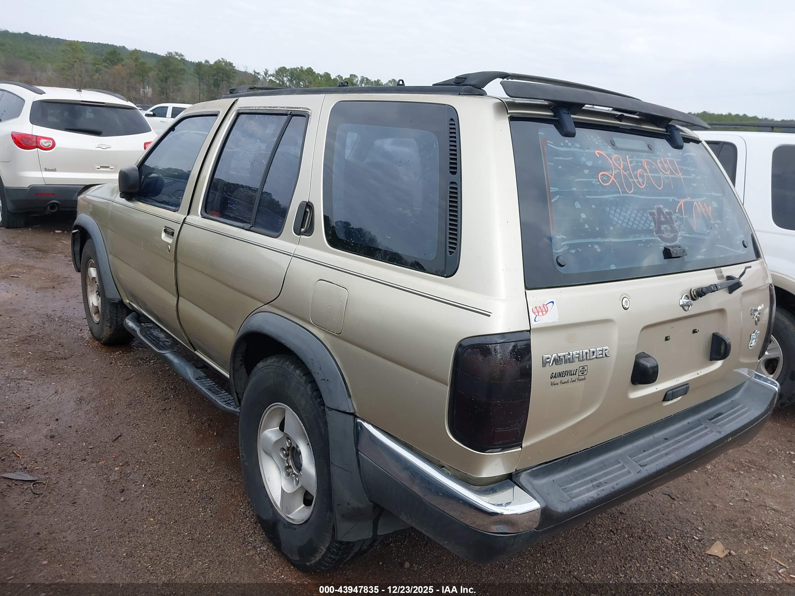 NISSAN PATHFINDER image 3