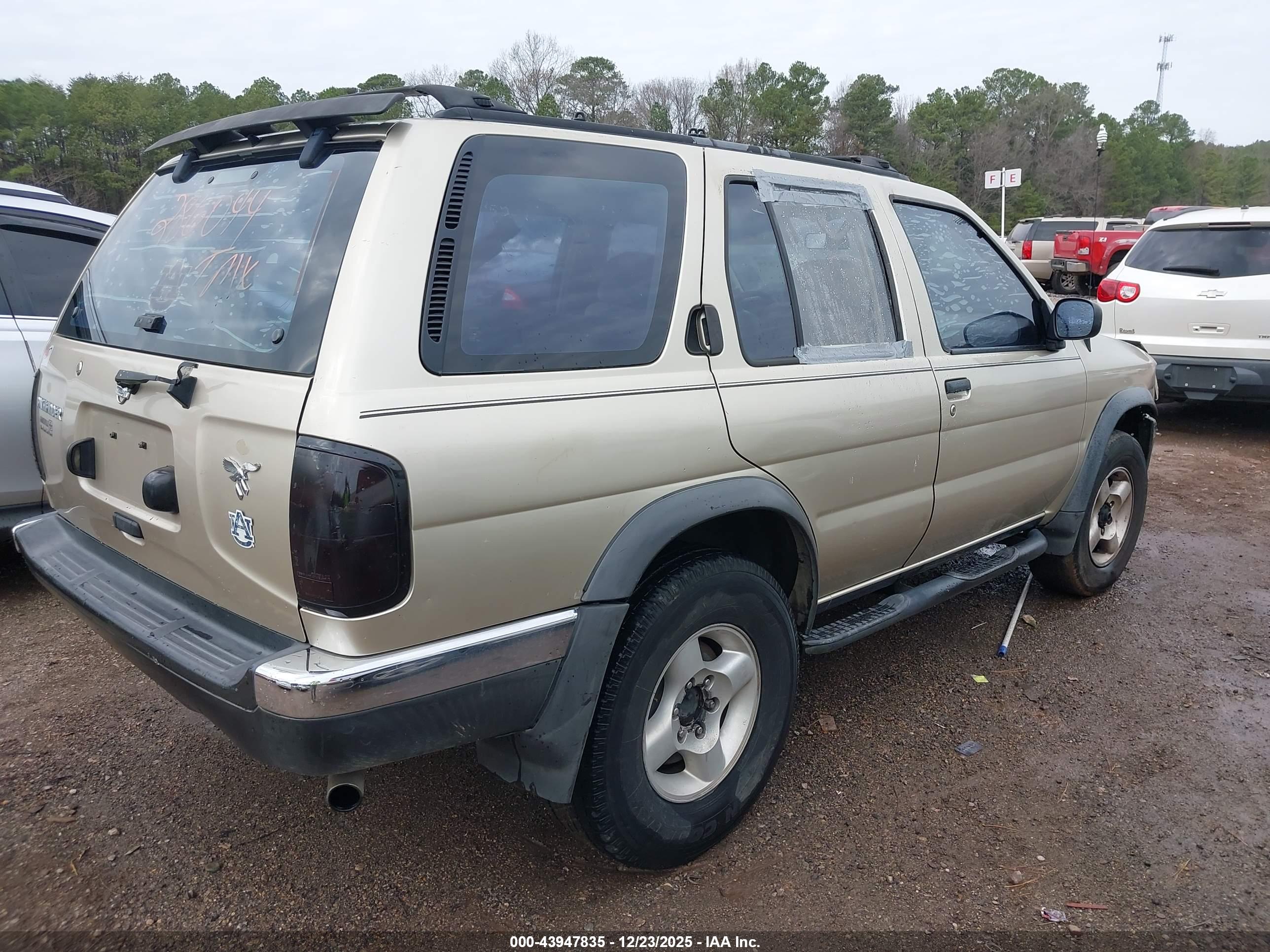NISSAN PATHFINDER image 4