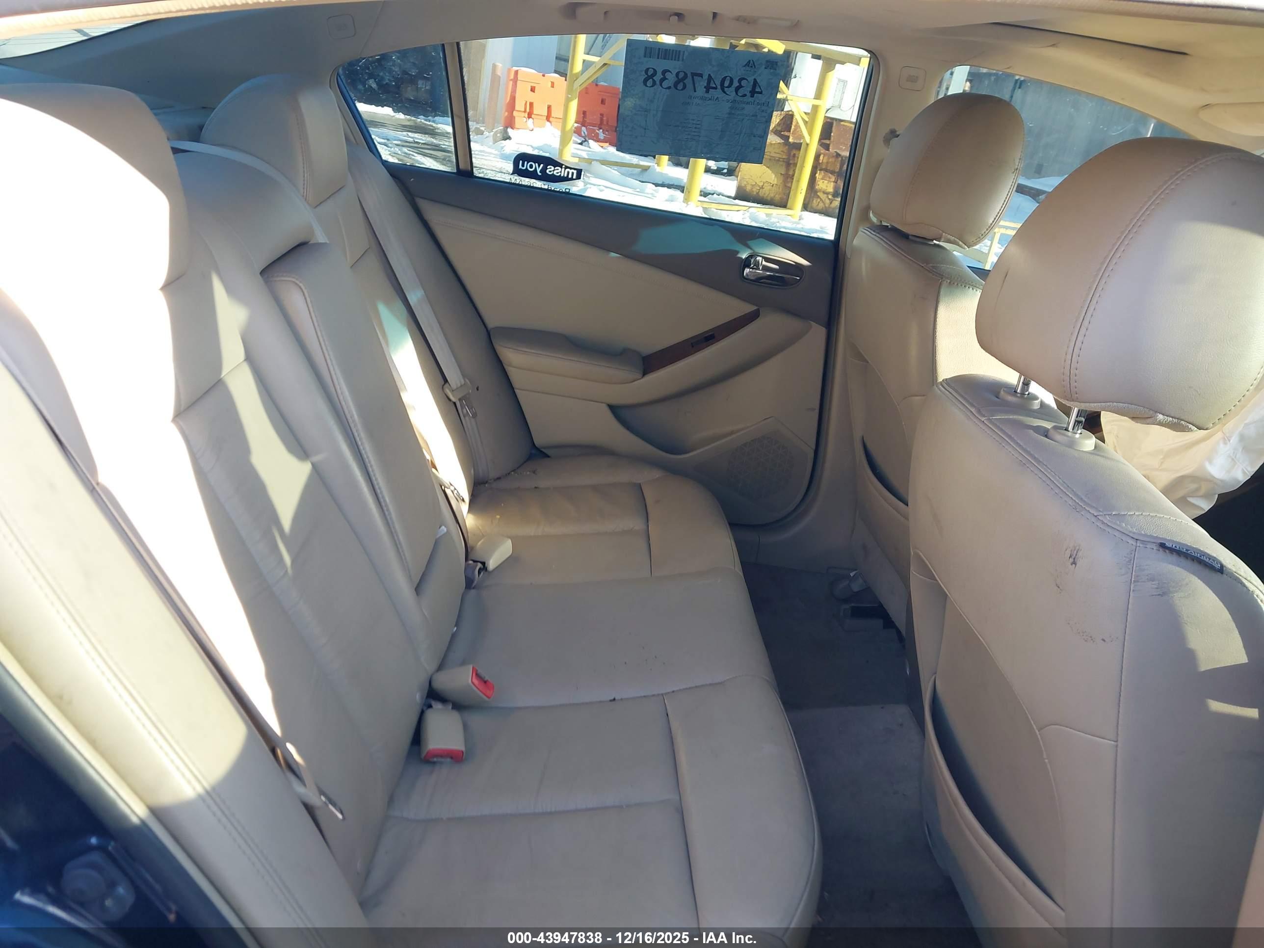 NISSAN ALTIMA image 8