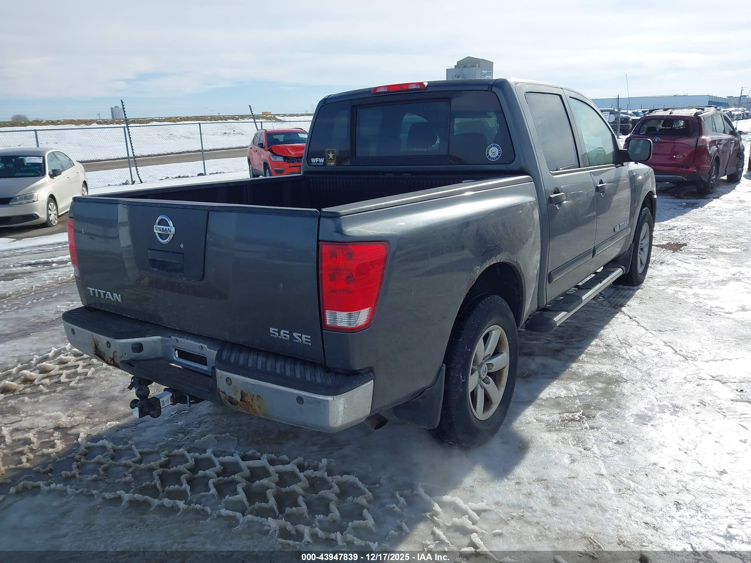 NISSAN TITAN image 4