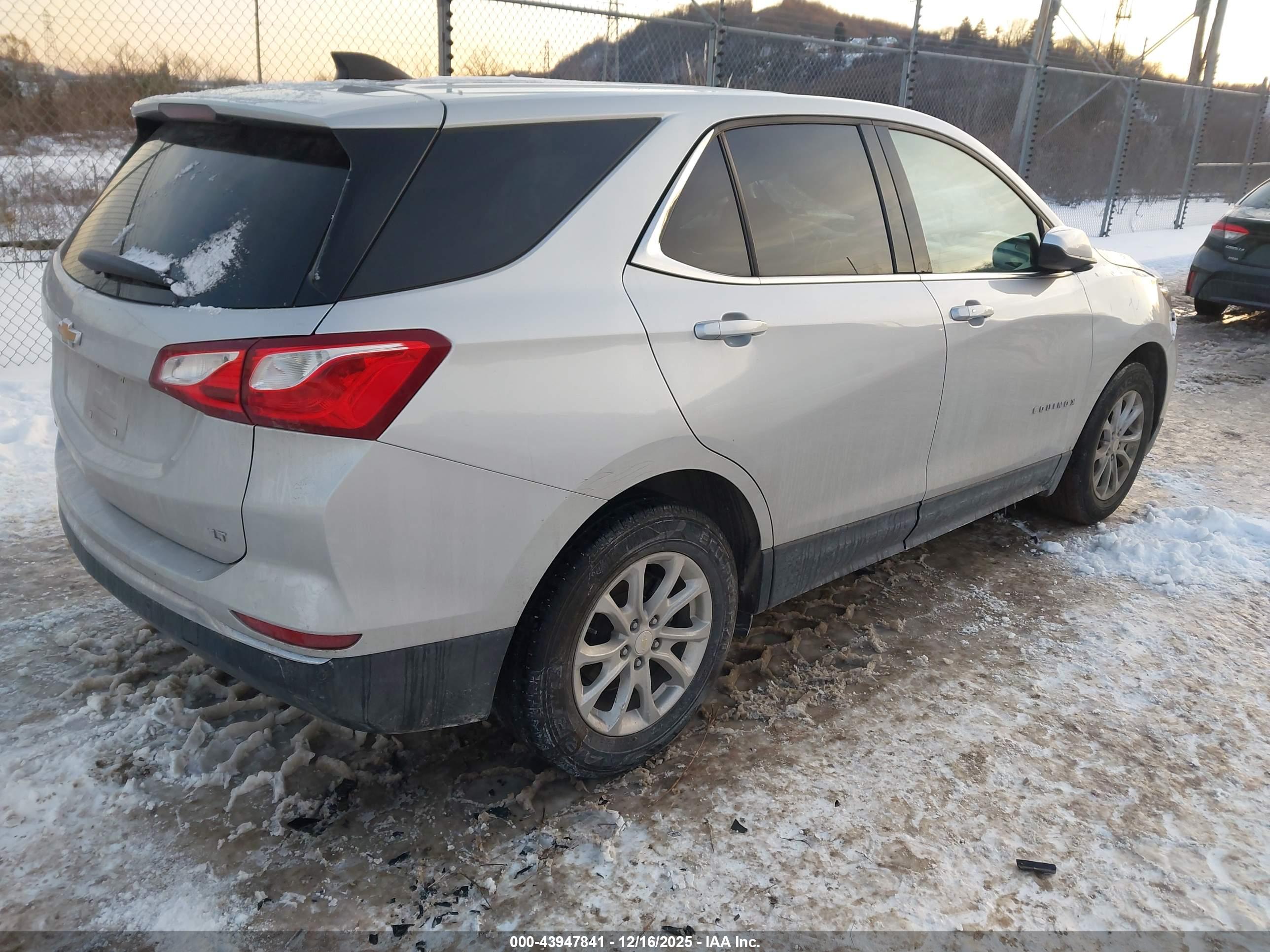 CHEVROLET EQUINOX image 4