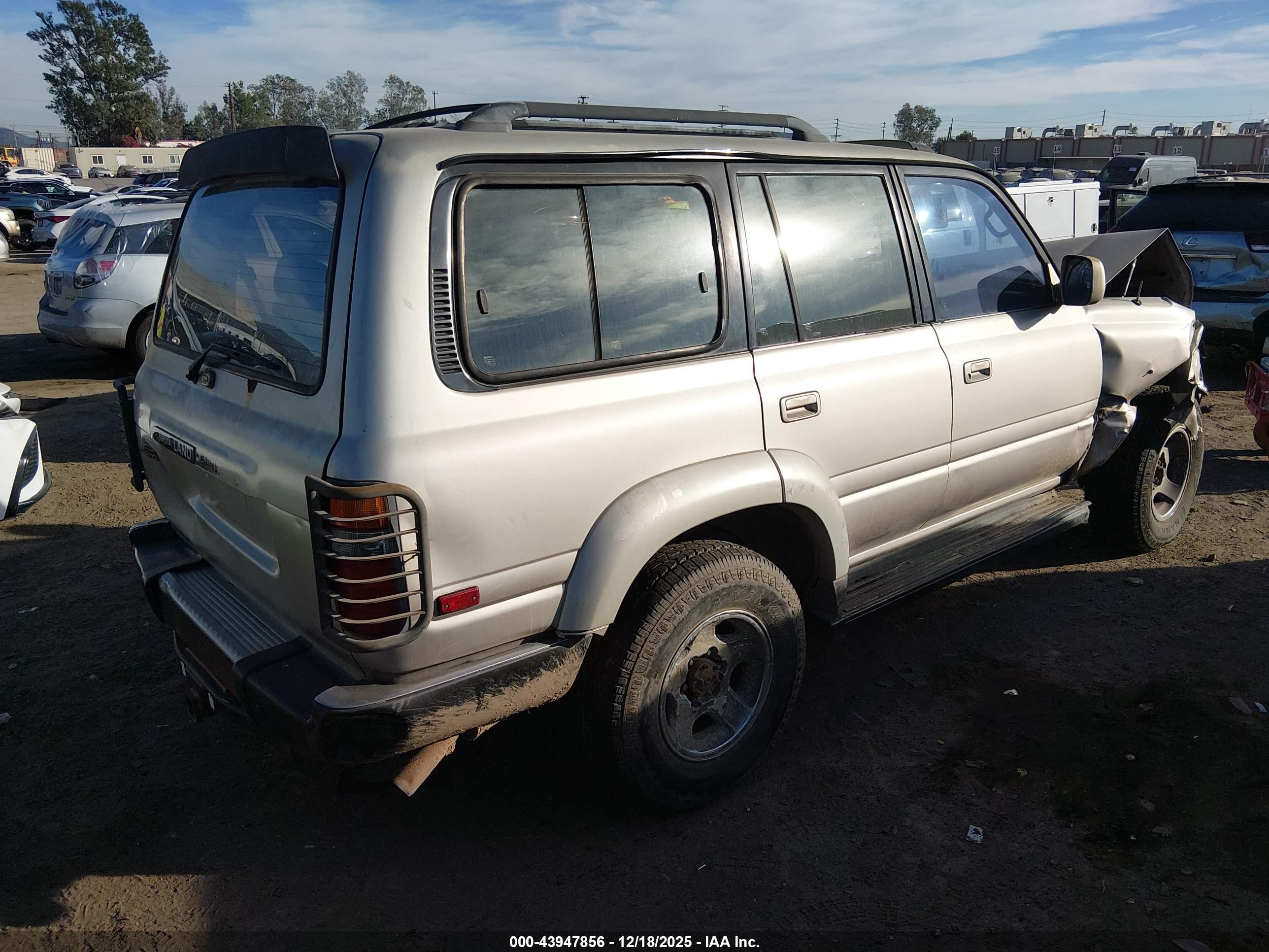 TOYOTA LAND image 4