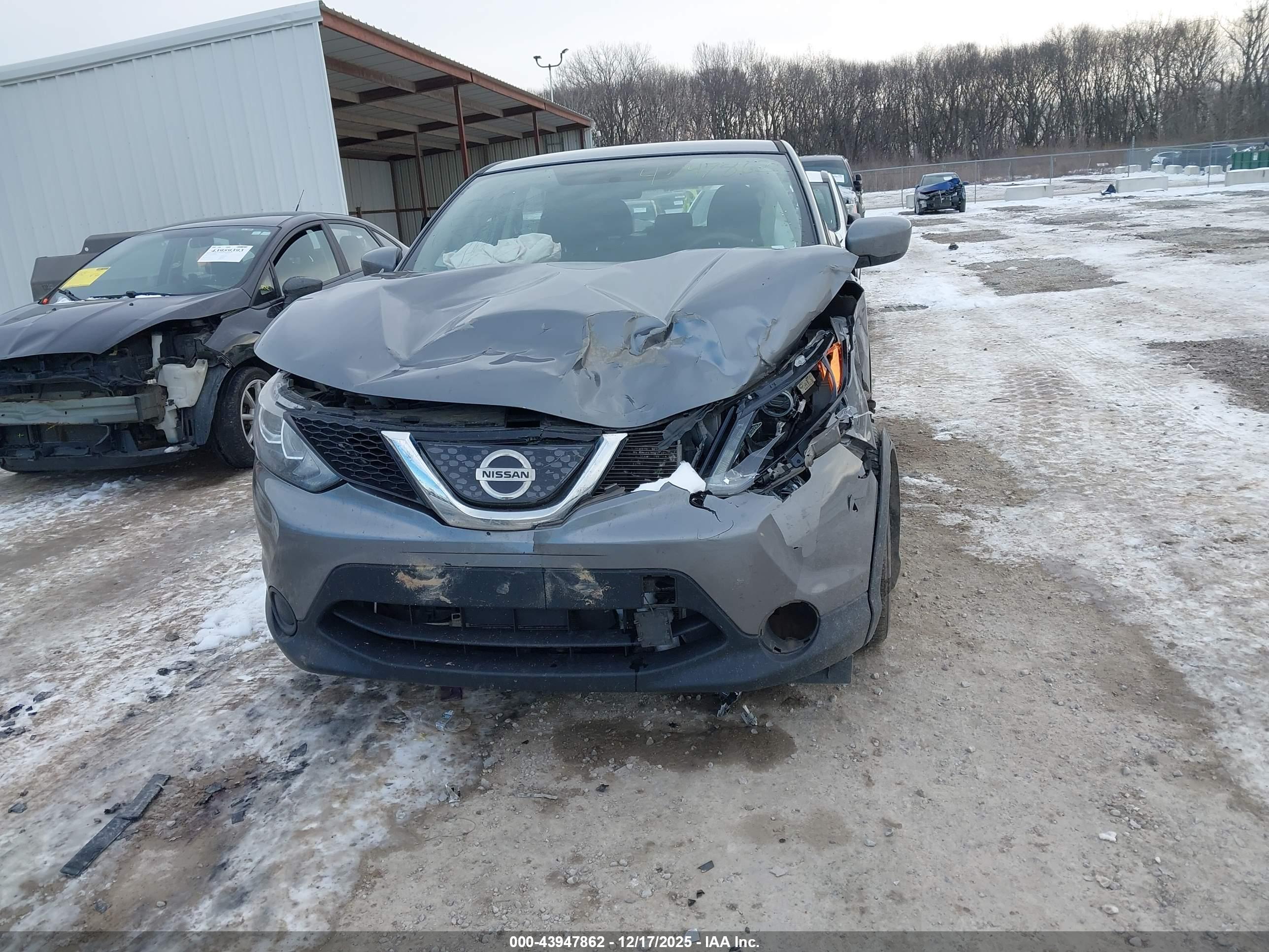 NISSAN ROGUE image 6