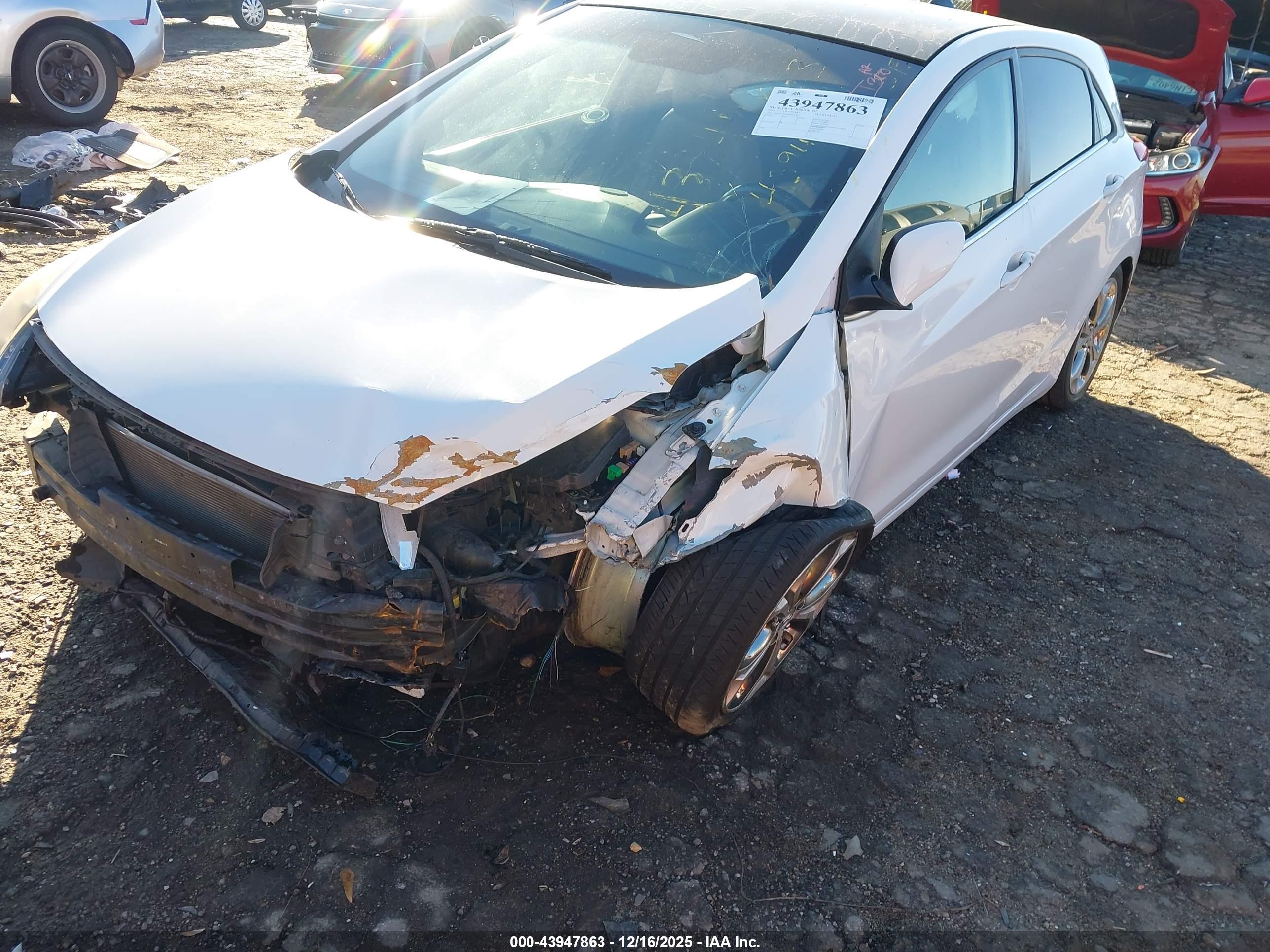 HYUNDAI ELANTRA image 6