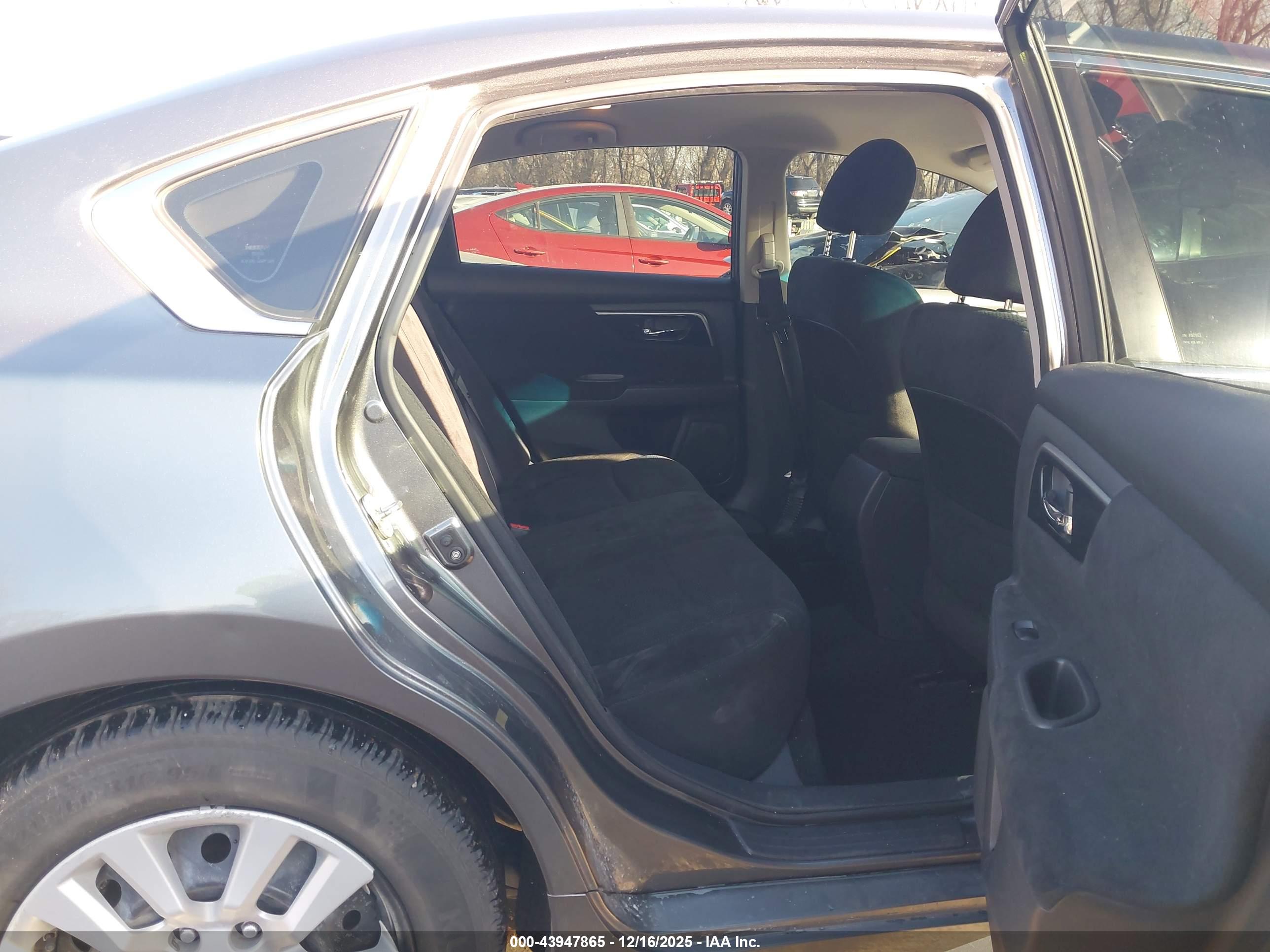 NISSAN ALTIMA image 8