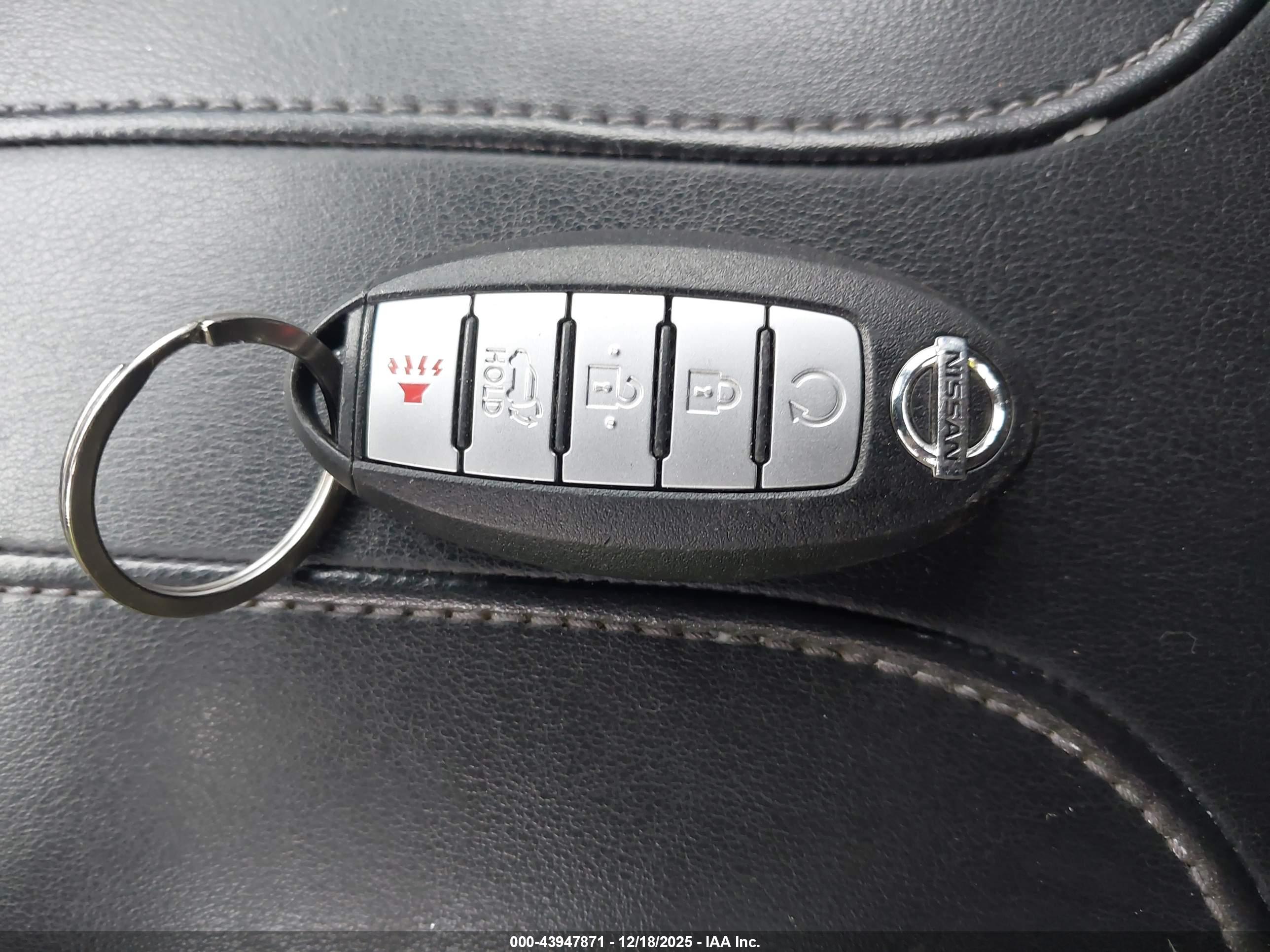 NISSAN ROGUE image 11