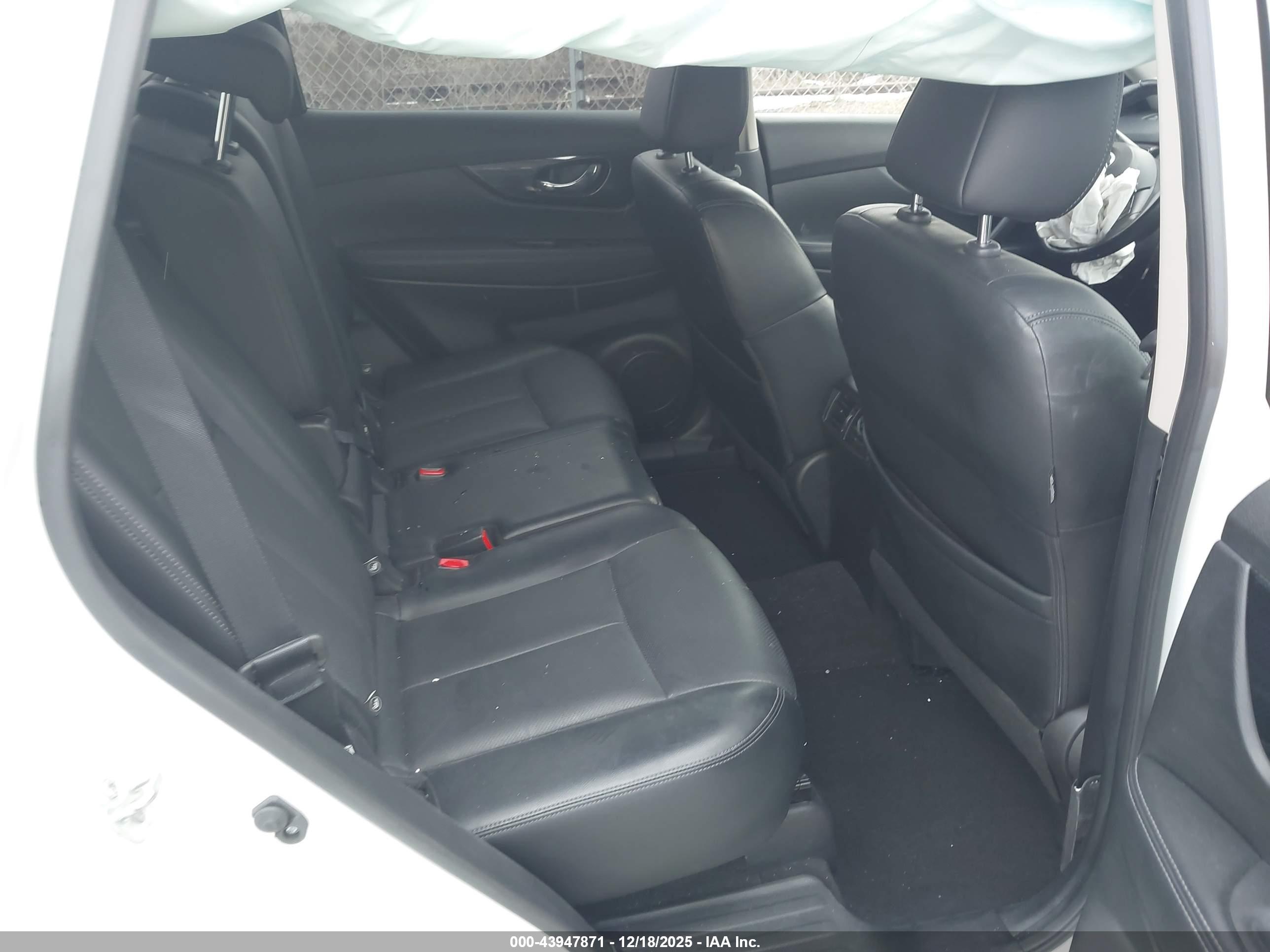 NISSAN ROGUE image 8