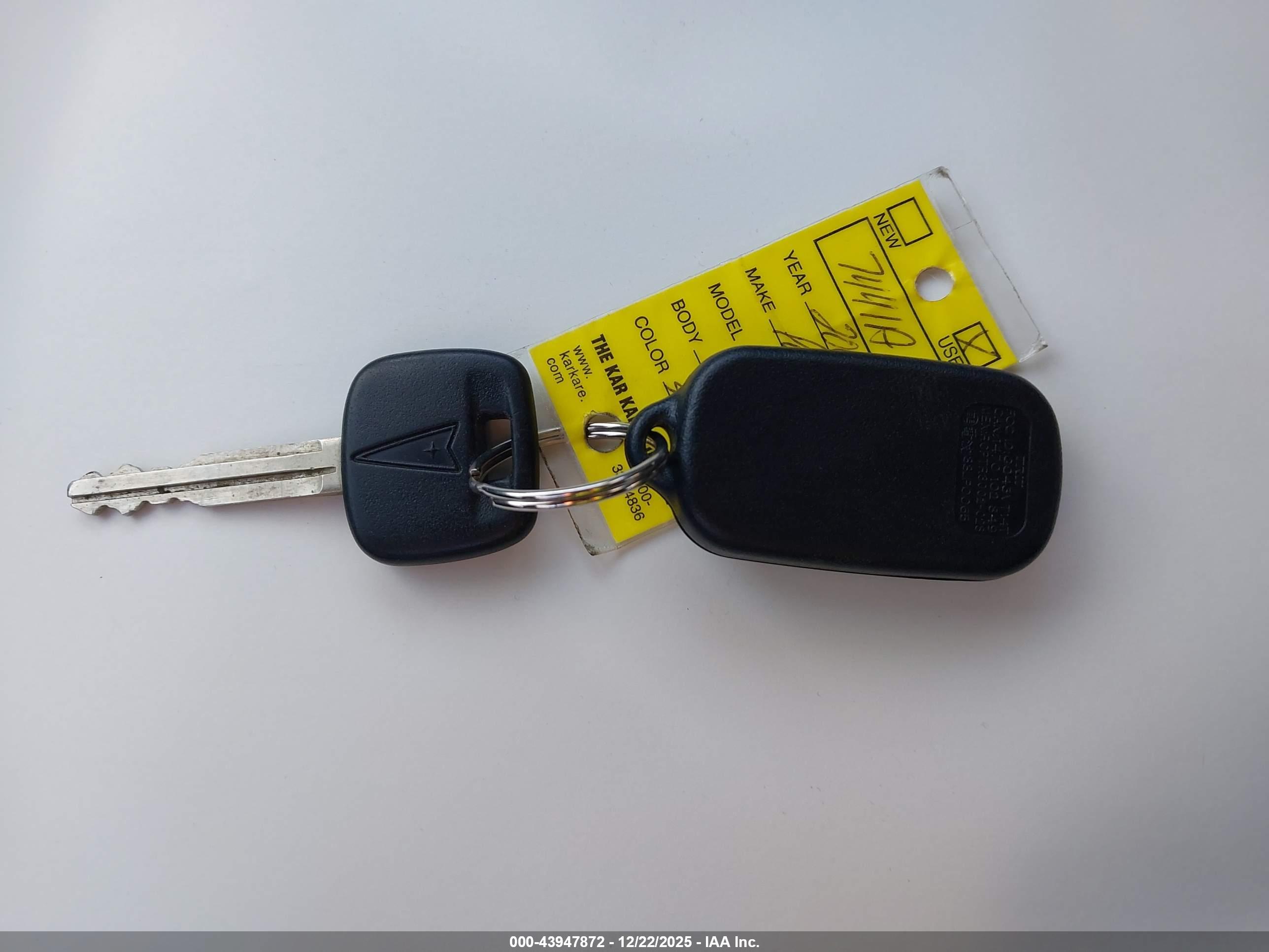 PONTIAC VIBE image 11