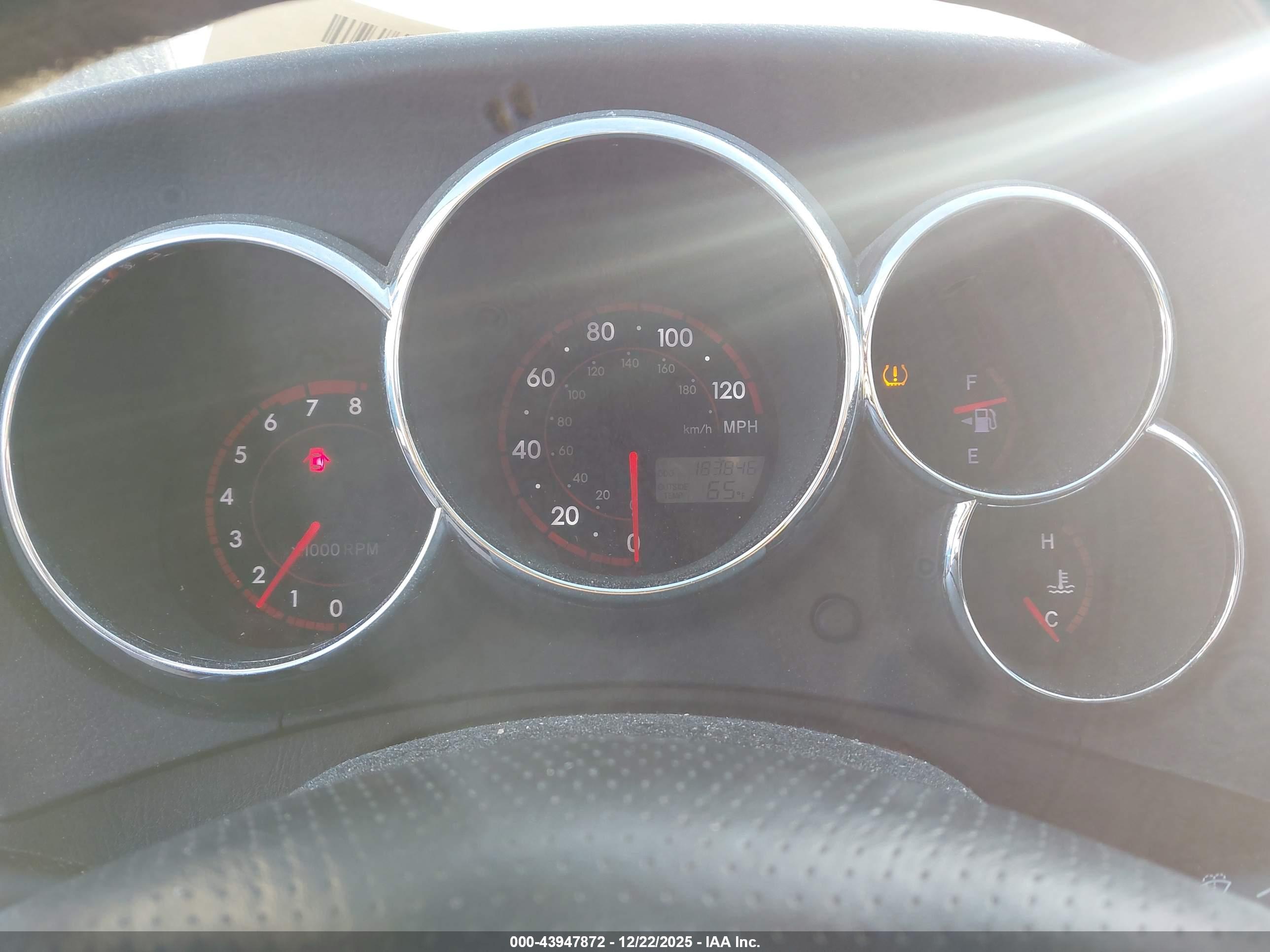 PONTIAC VIBE image 7