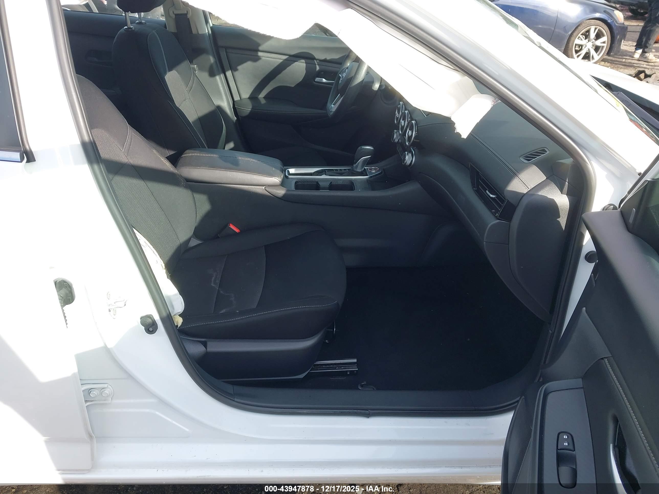 NISSAN SENTRA image 5