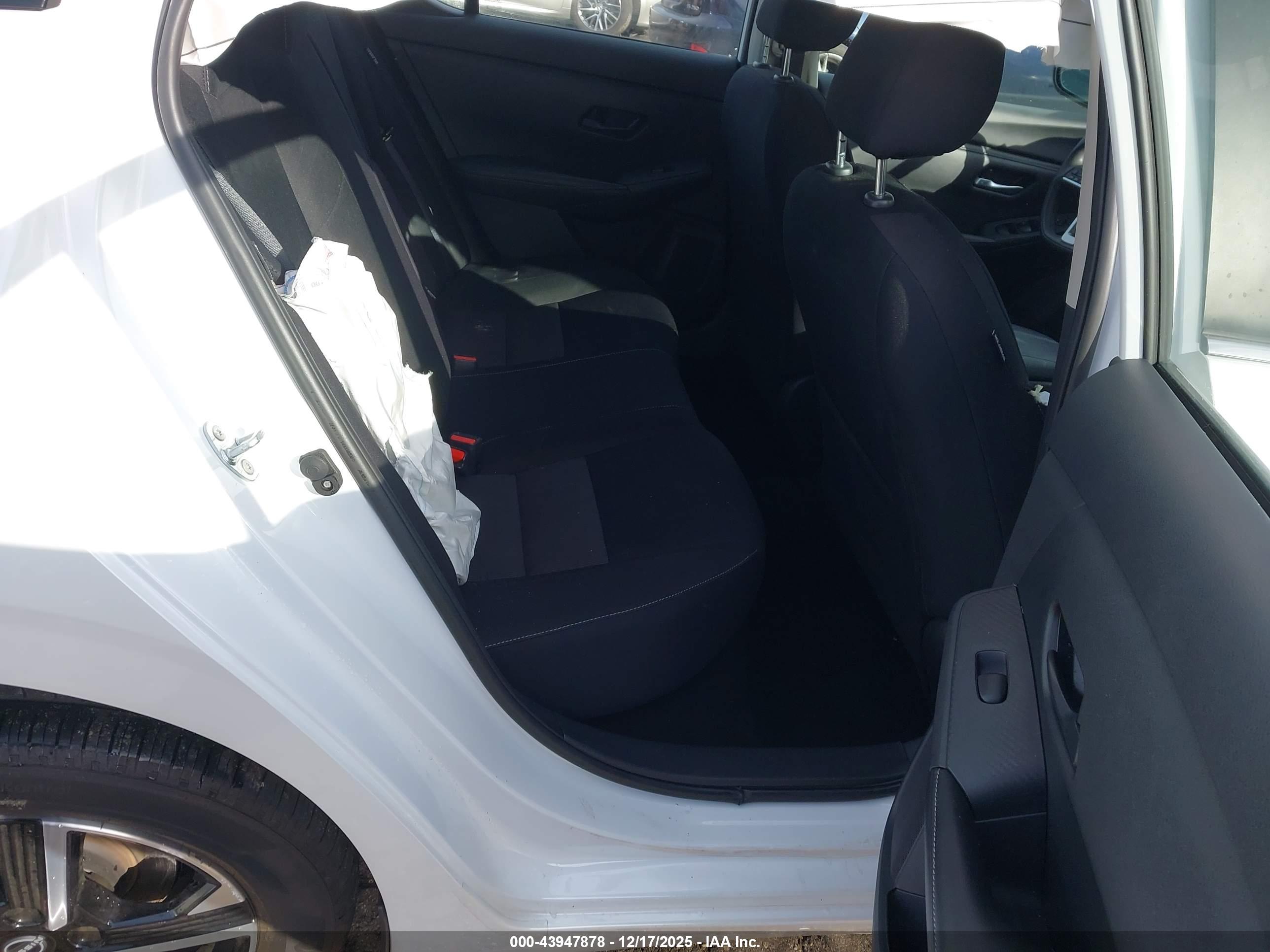 NISSAN SENTRA image 8