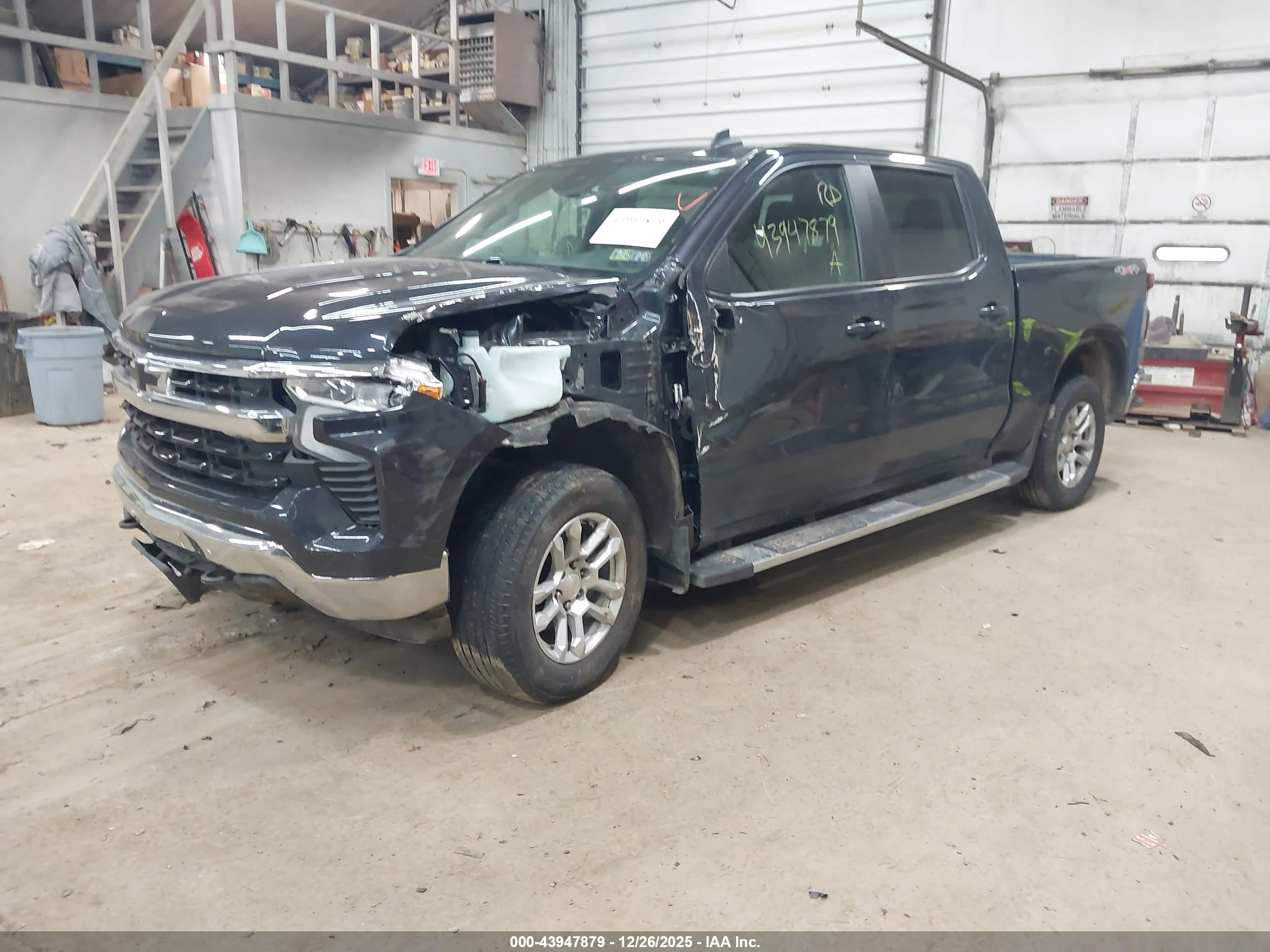 CHEVROLET SILVERADO image 2